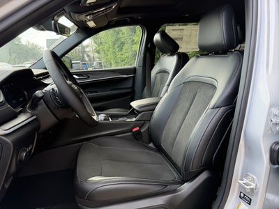 2026 Jeep Grand Cherokee L Laredo Altitude
