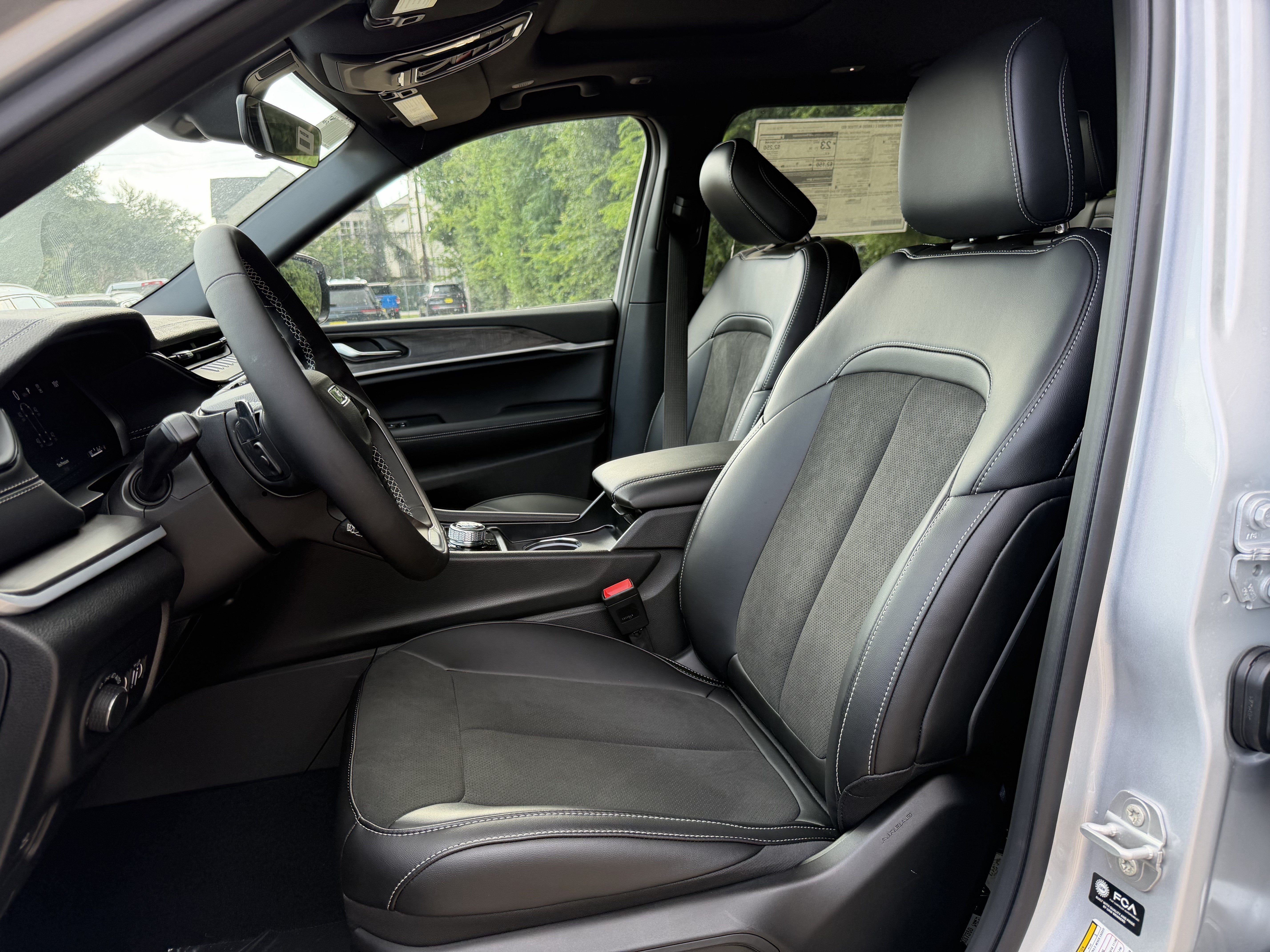 2026 Jeep Grand Cherokee L Laredo Altitude