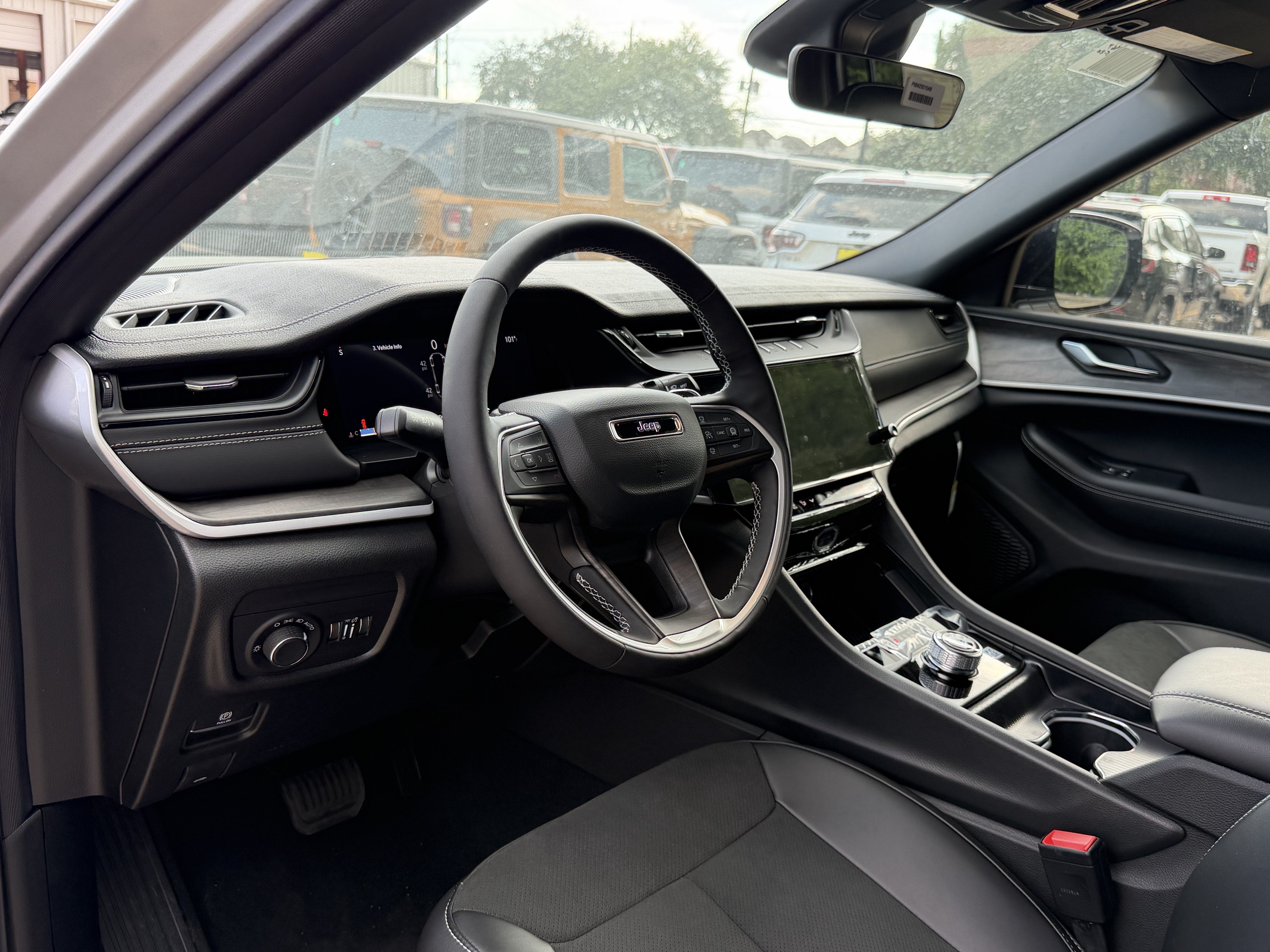 2026 Jeep Grand Cherokee L Laredo Altitude