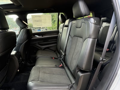 2026 Jeep Grand Cherokee L Laredo Altitude