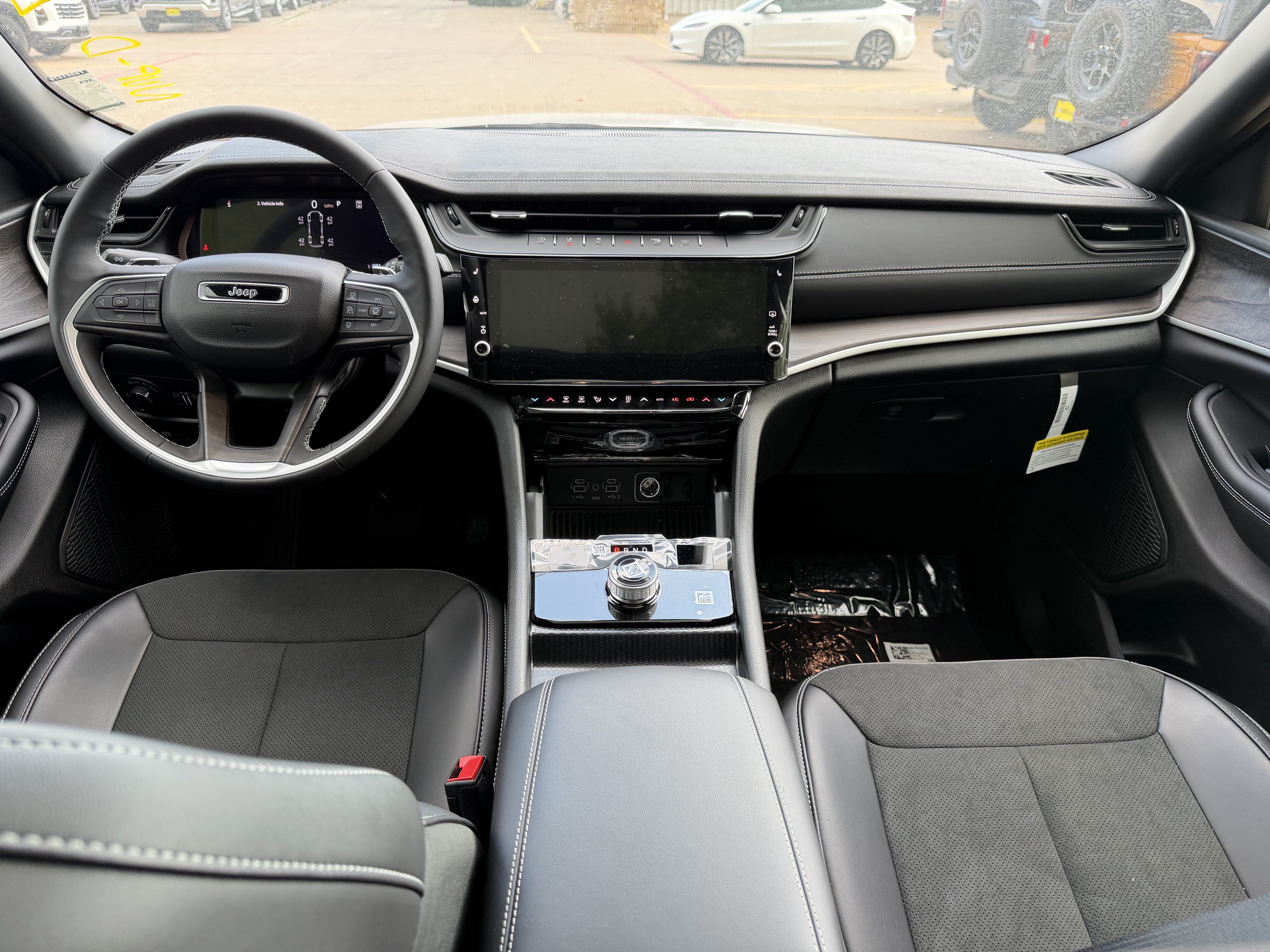 2026 Jeep Grand Cherokee L Laredo Altitude