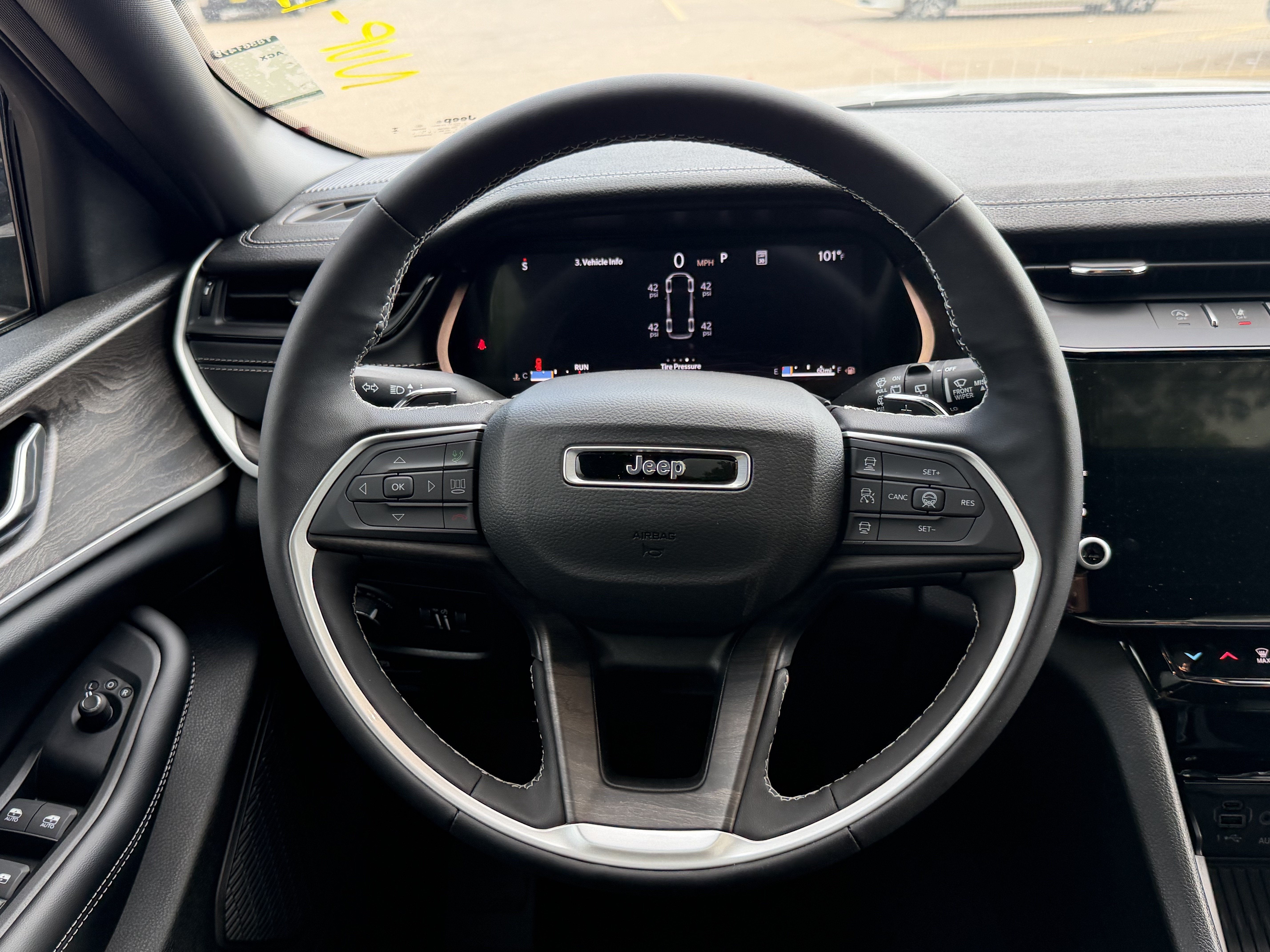 2026 Jeep Grand Cherokee L Laredo Altitude
