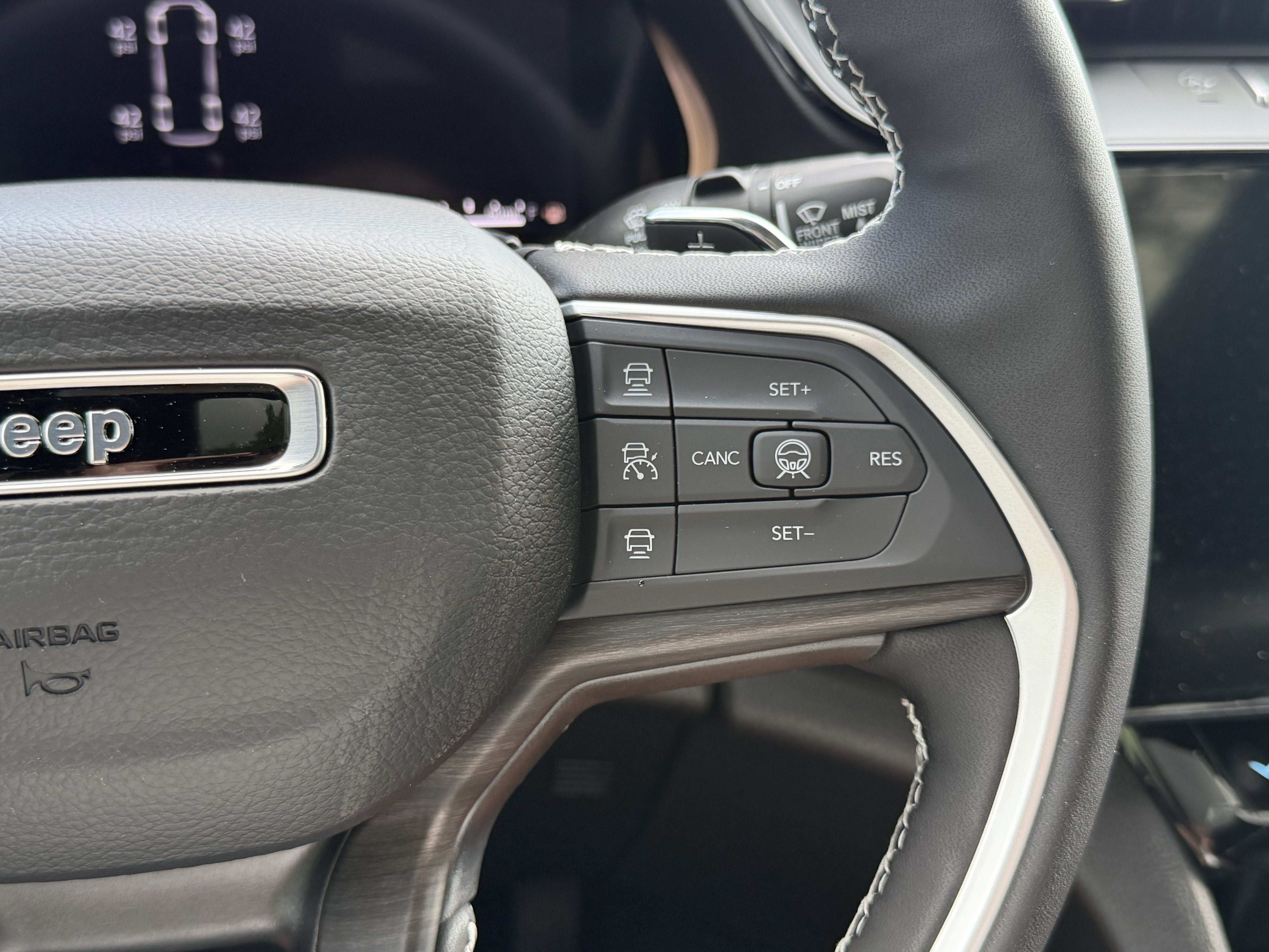 2026 Jeep Grand Cherokee L Laredo Altitude
