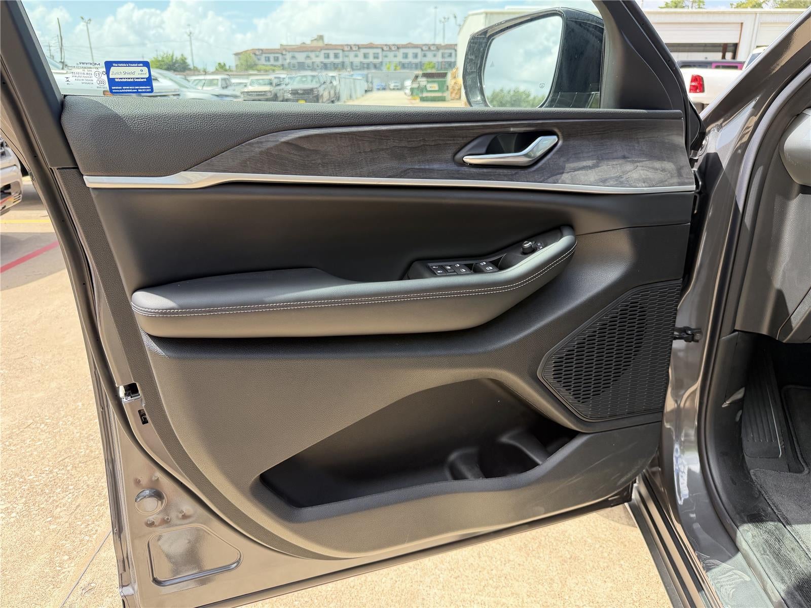2026 Jeep Grand Cherokee L Laredo Altitude