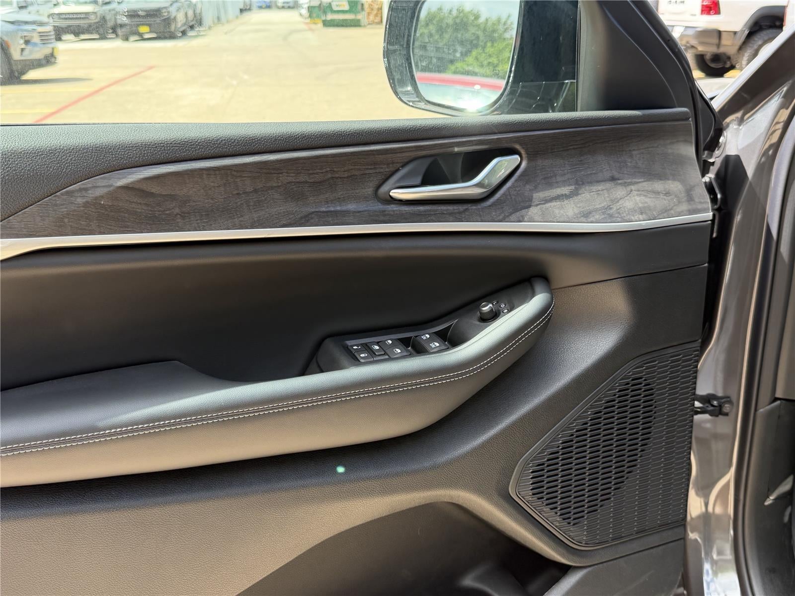2026 Jeep Grand Cherokee L Laredo Altitude