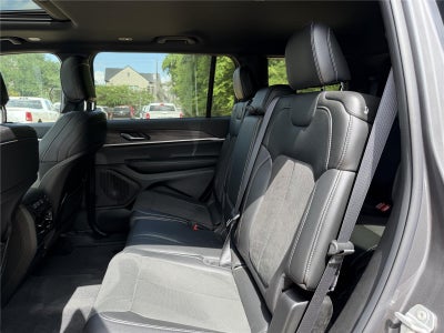 2026 Jeep Grand Cherokee L Laredo Altitude
