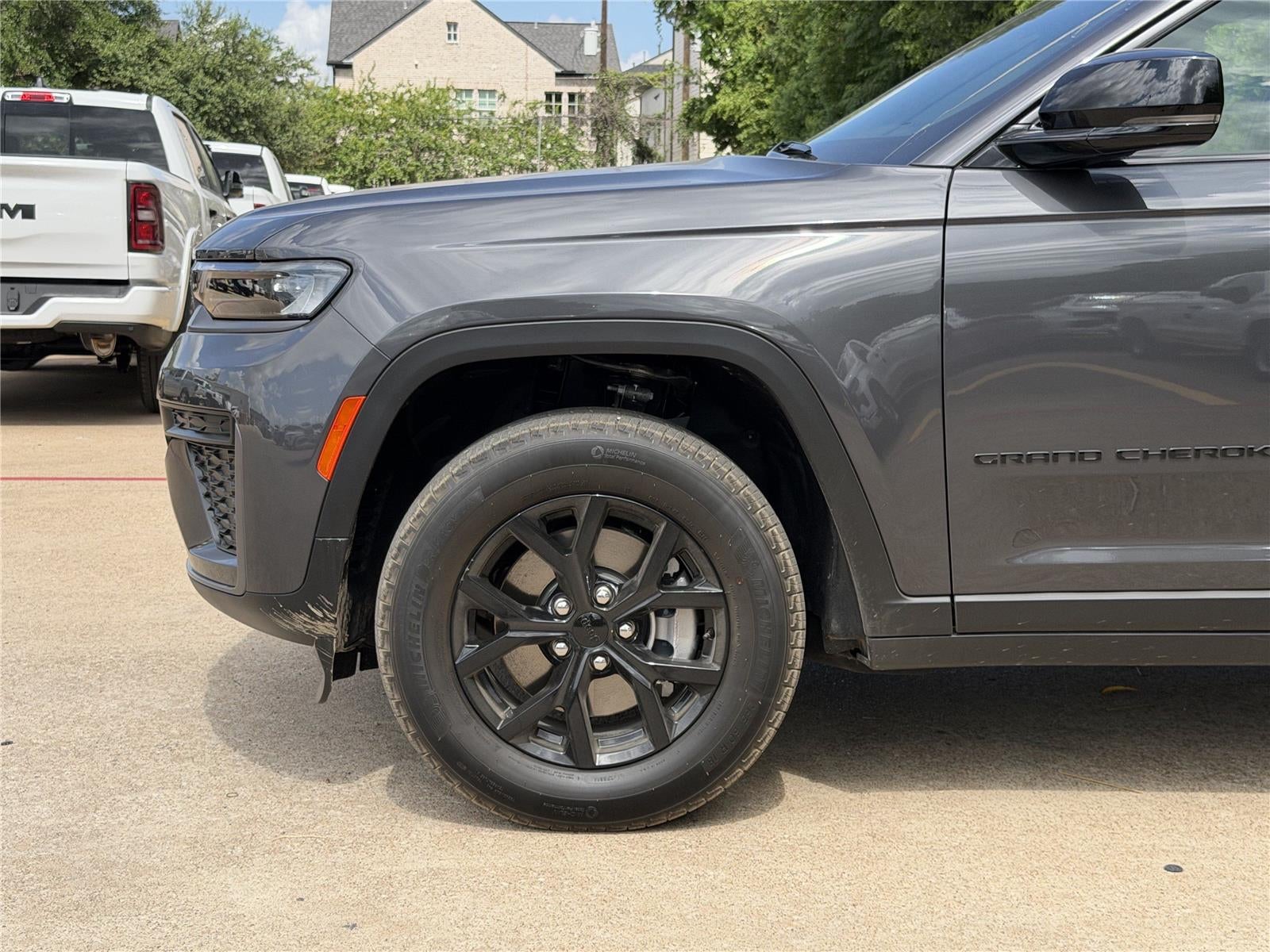 2026 Jeep Grand Cherokee L Laredo Altitude
