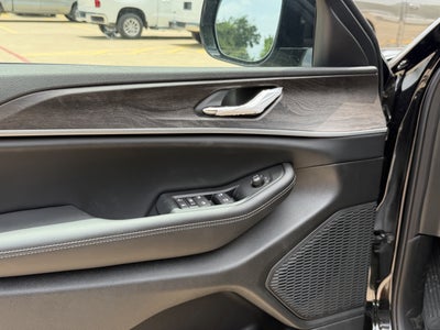 2026 Jeep Grand Cherokee L Laredo Altitude