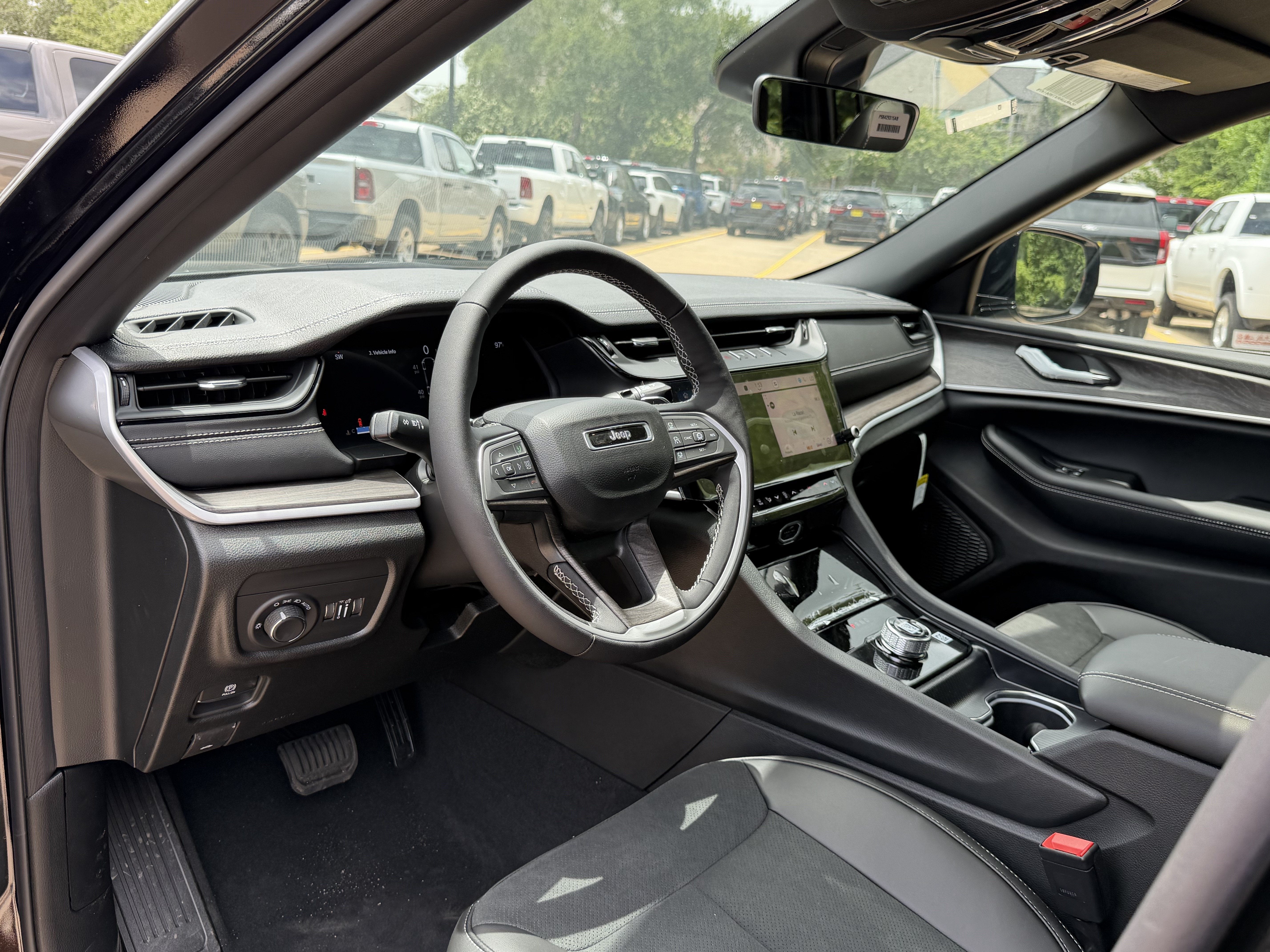 2026 Jeep Grand Cherokee L Laredo Altitude