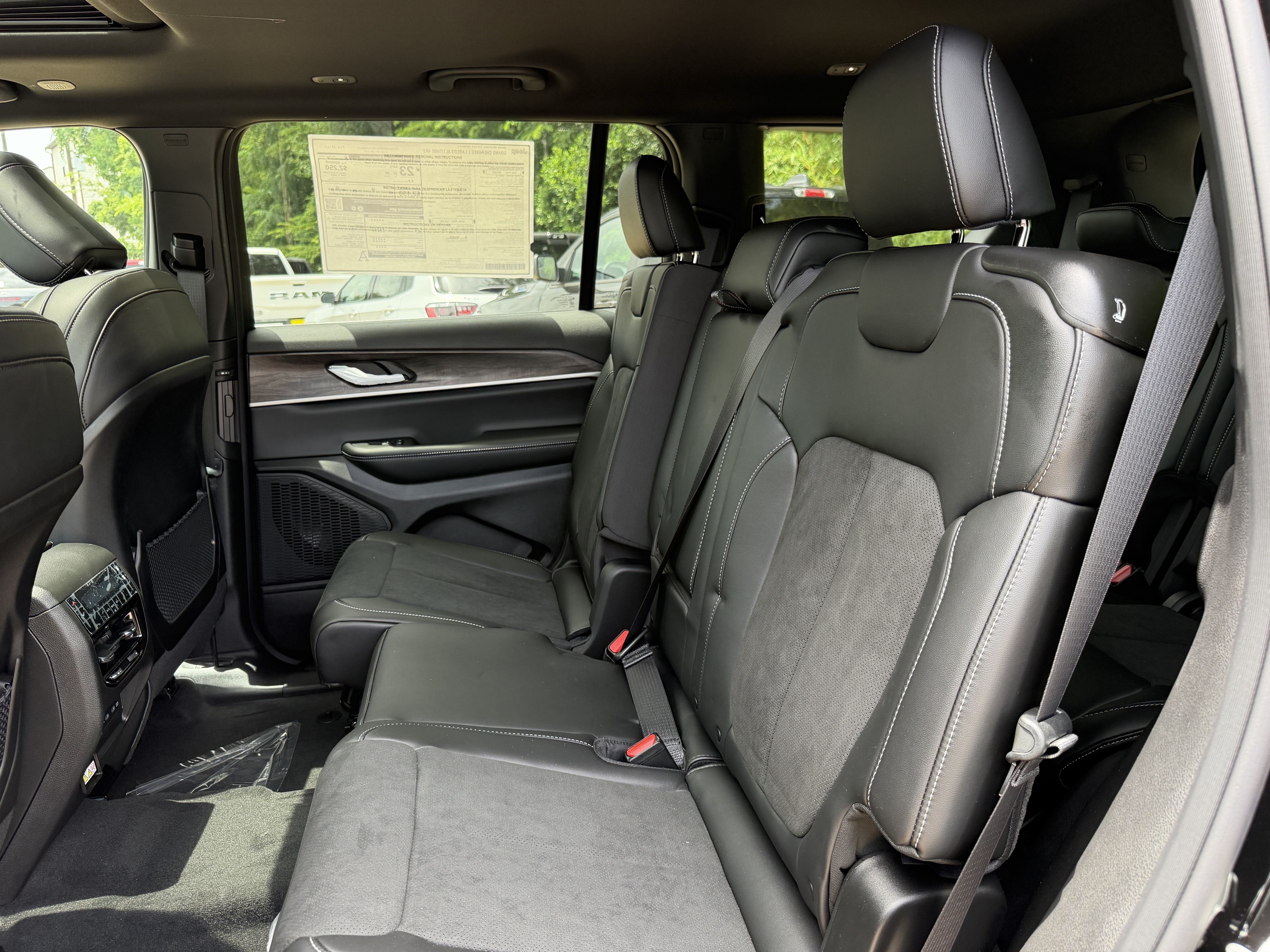 2026 Jeep Grand Cherokee L Laredo Altitude