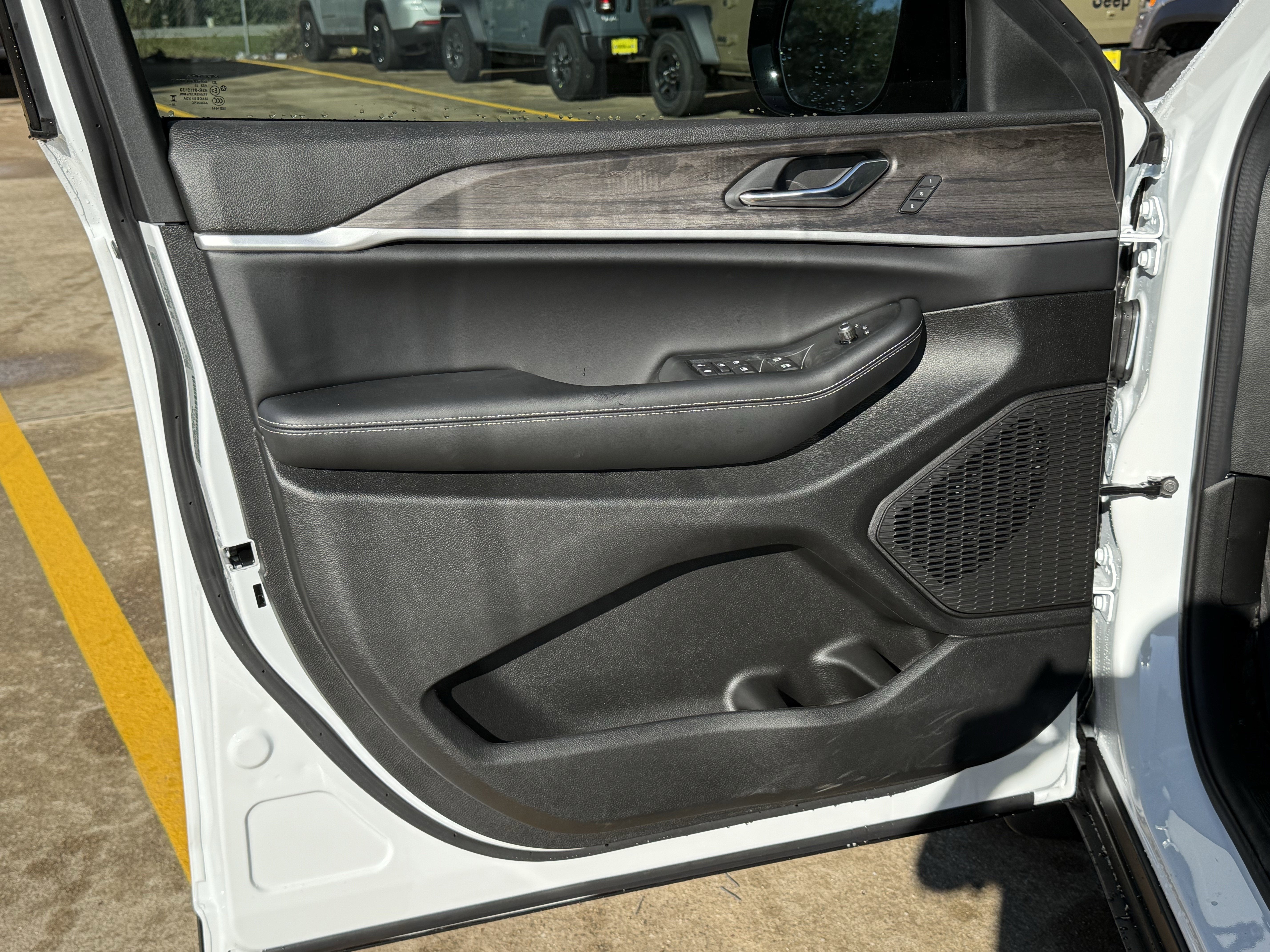 2025 Jeep Grand Cherokee L GRAND CHEROKEE L LIMITED 4X2