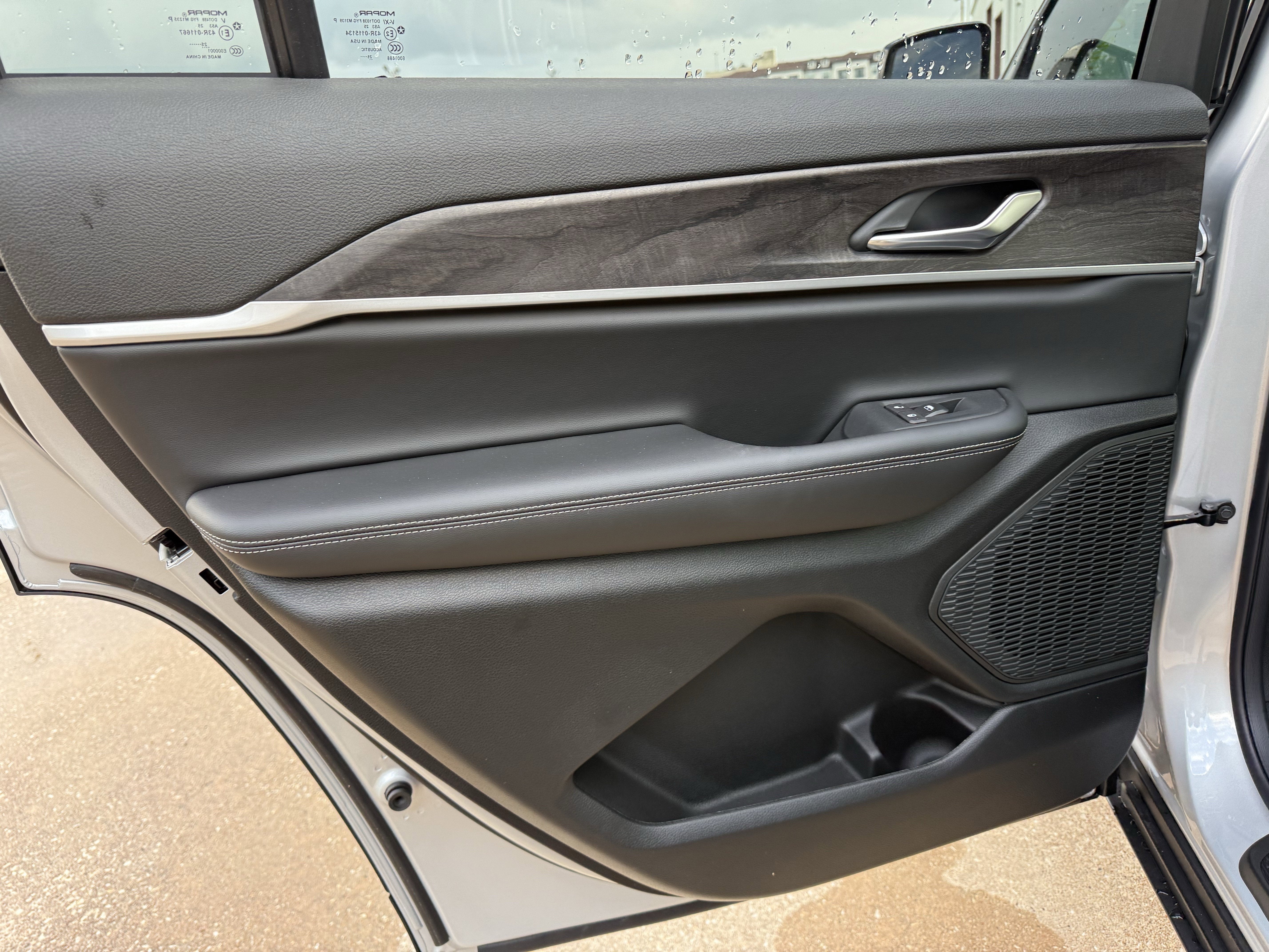 2025 Jeep Grand Cherokee L GRAND CHEROKEE L LIMITED 4X2