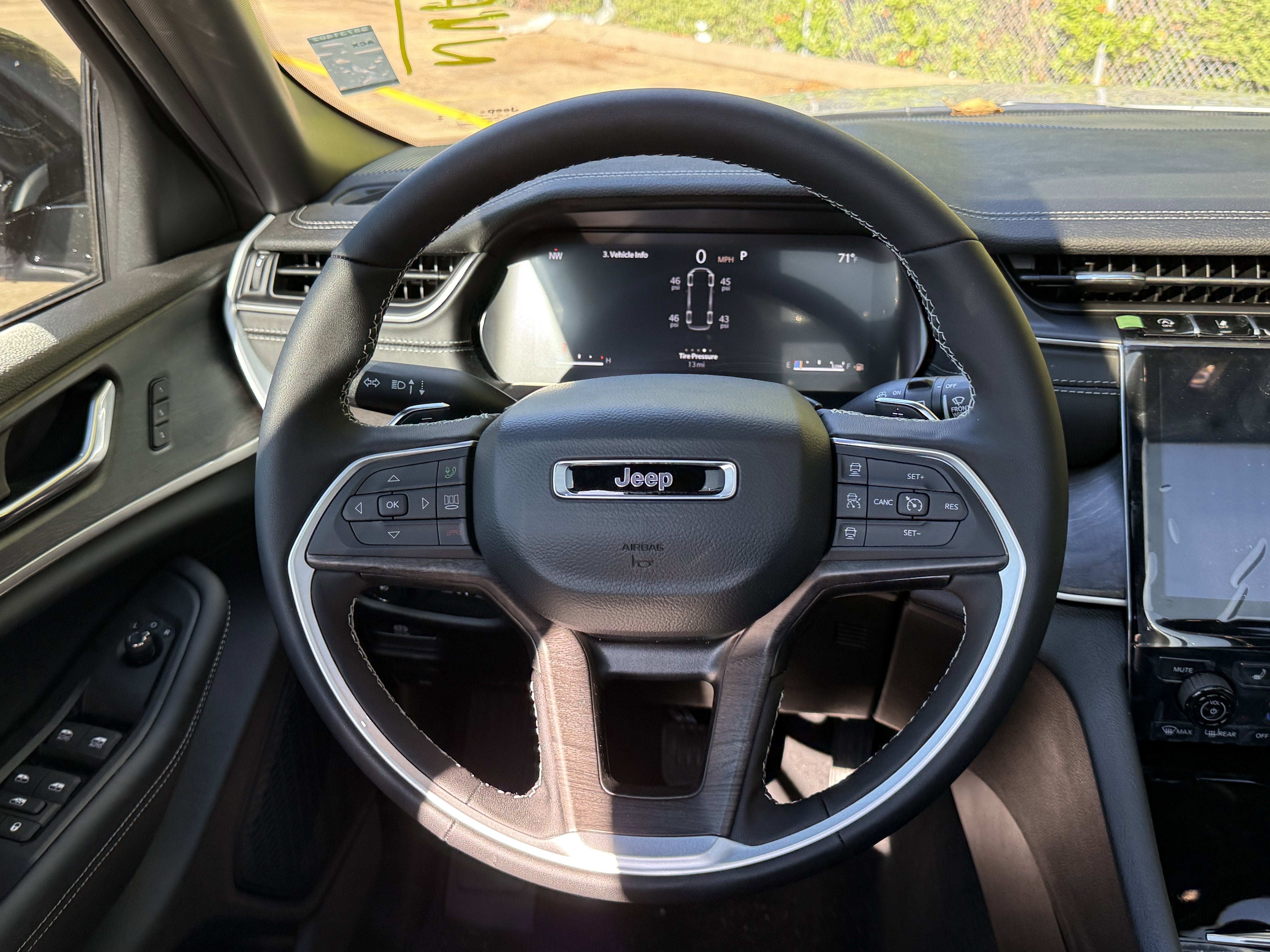 2025 Jeep Grand Cherokee L GRAND CHEROKEE L LIMITED 4X2