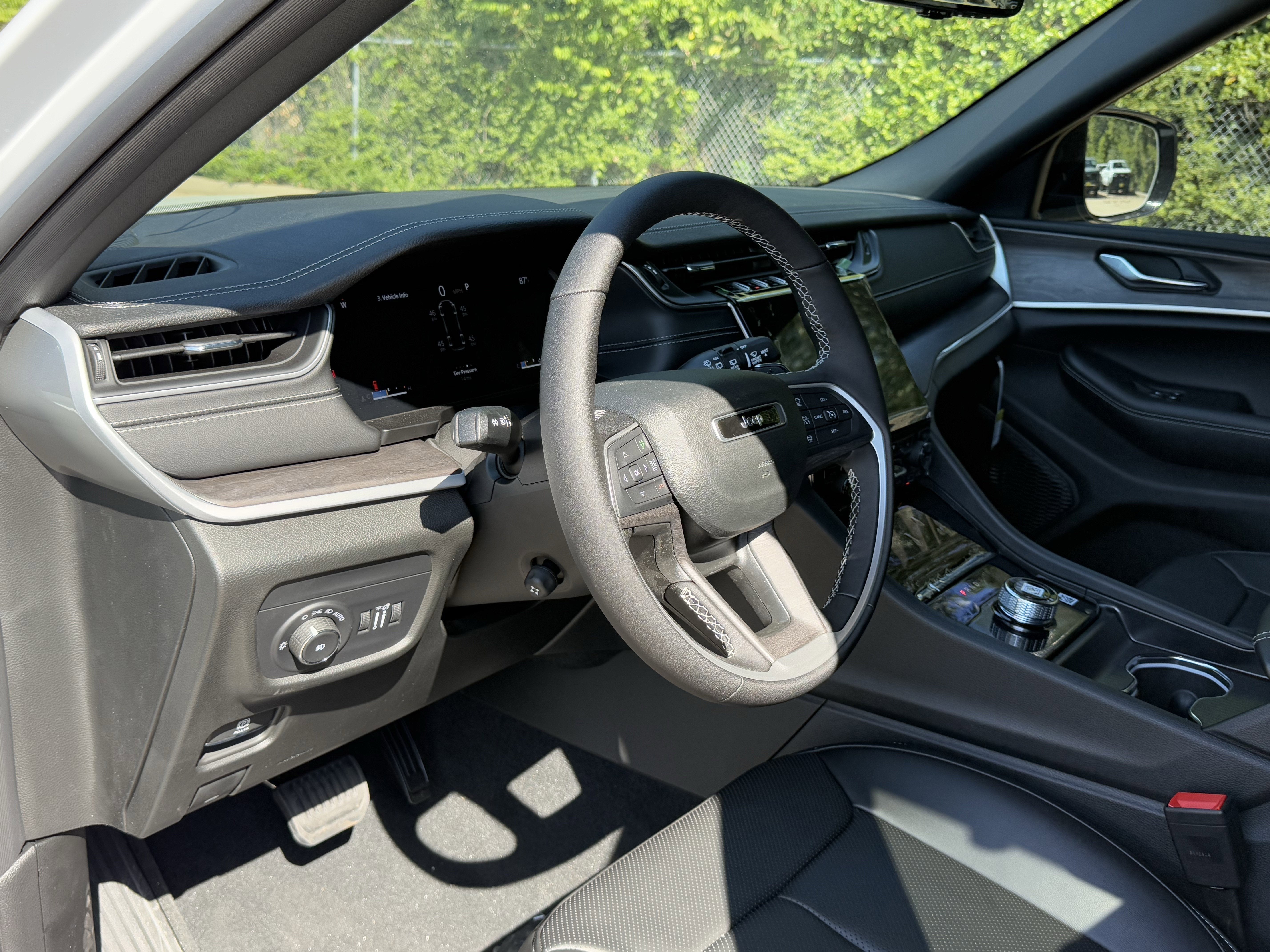 2025 Jeep Grand Cherokee L GRAND CHEROKEE L LIMITED 4X2