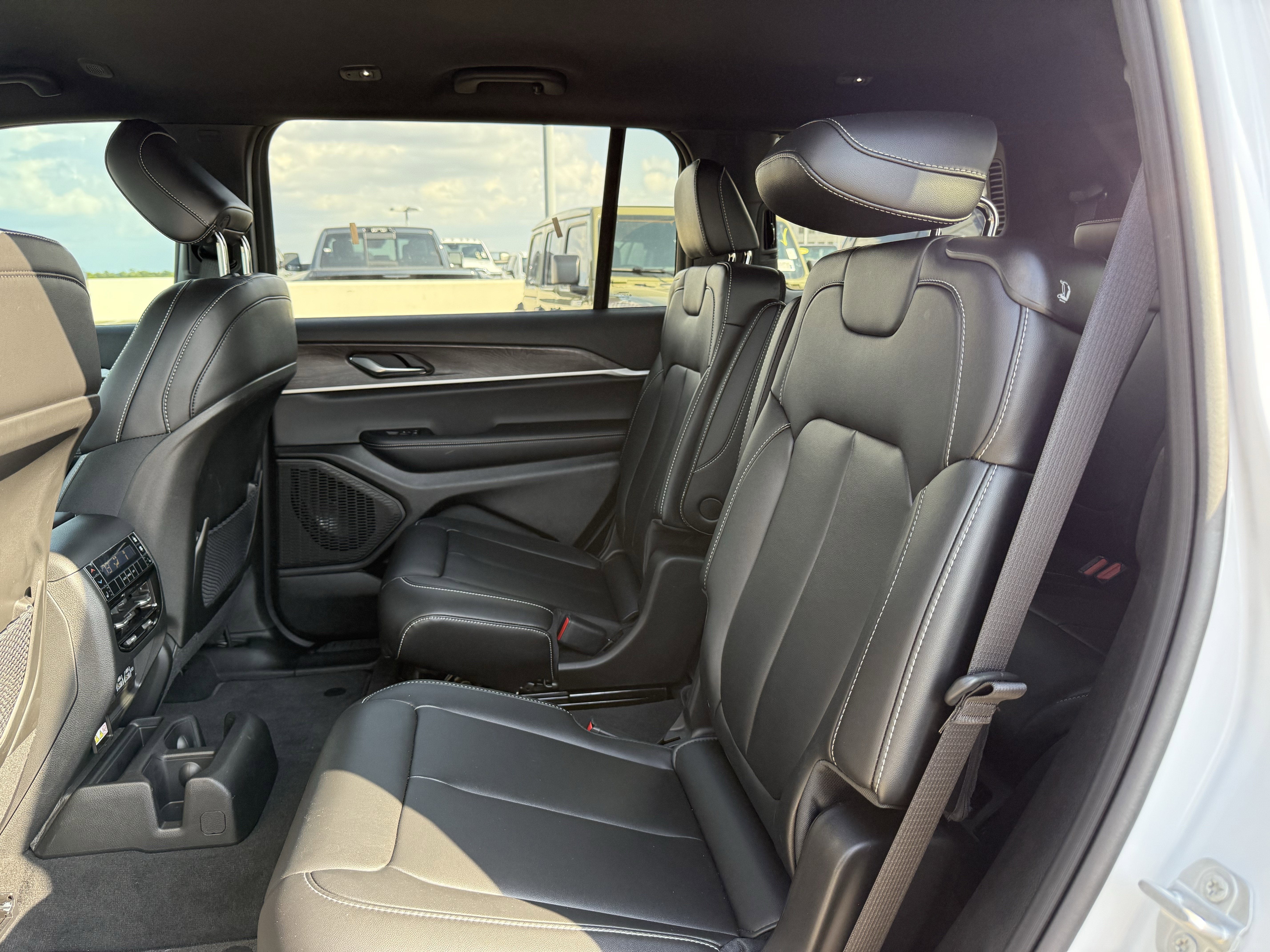 2025 Jeep Grand Cherokee L GRAND CHEROKEE L LIMITED 4X2