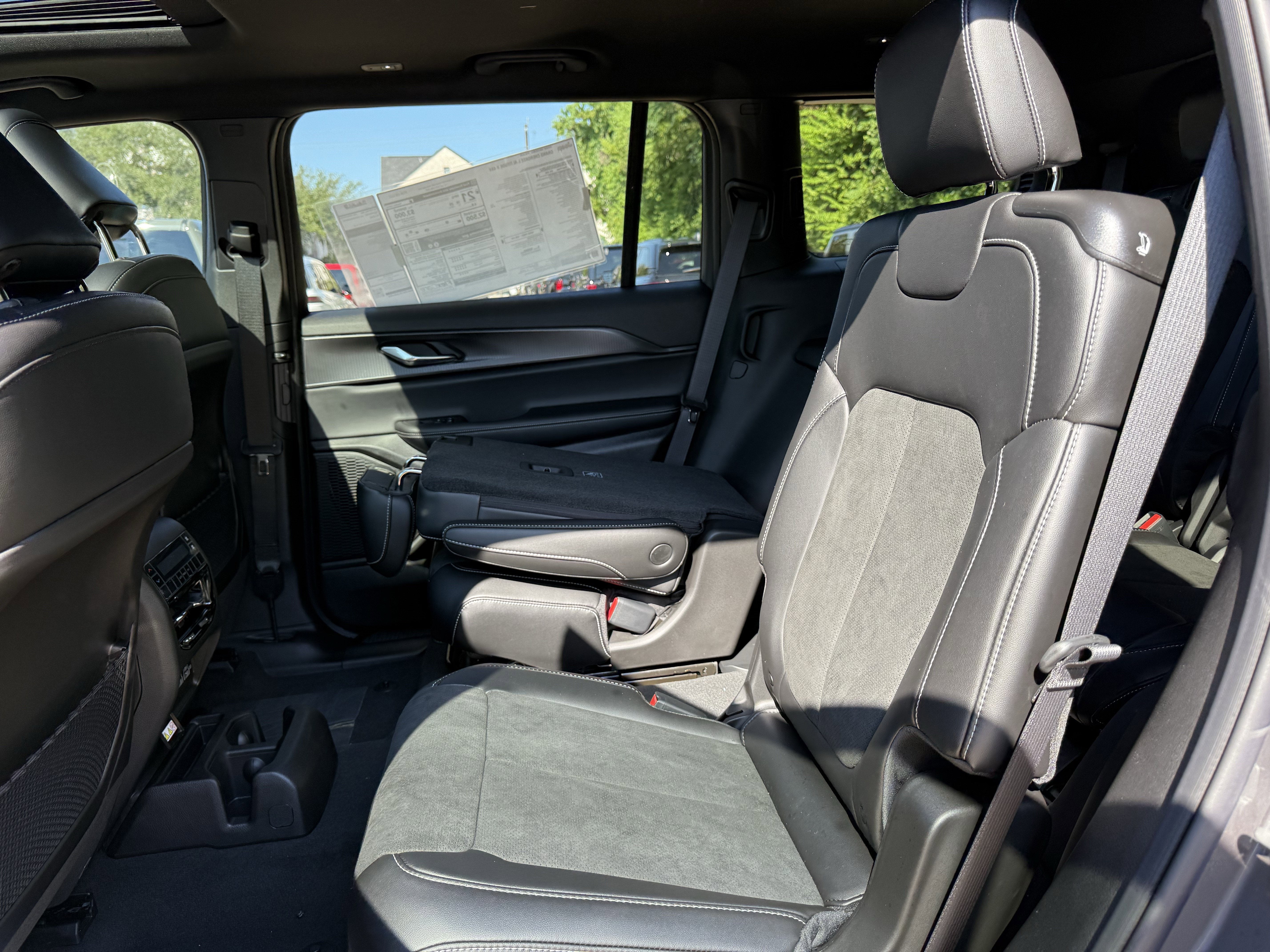 2025 Jeep Grand Cherokee L GRAND CHEROKEE L ALTITUDE X 4X4