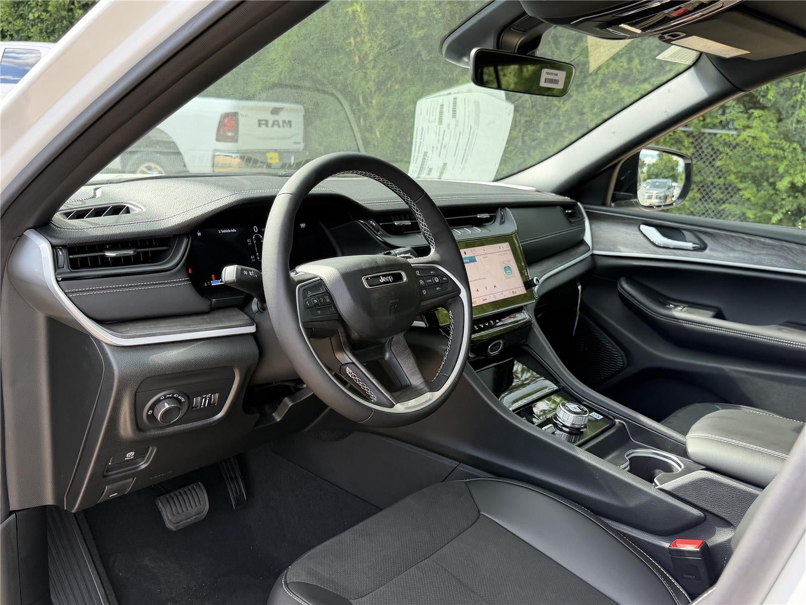 2026 Jeep Grand Cherokee L Laredo Altitude