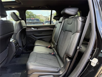 2026 Jeep Grand Cherokee L Laredo Altitude