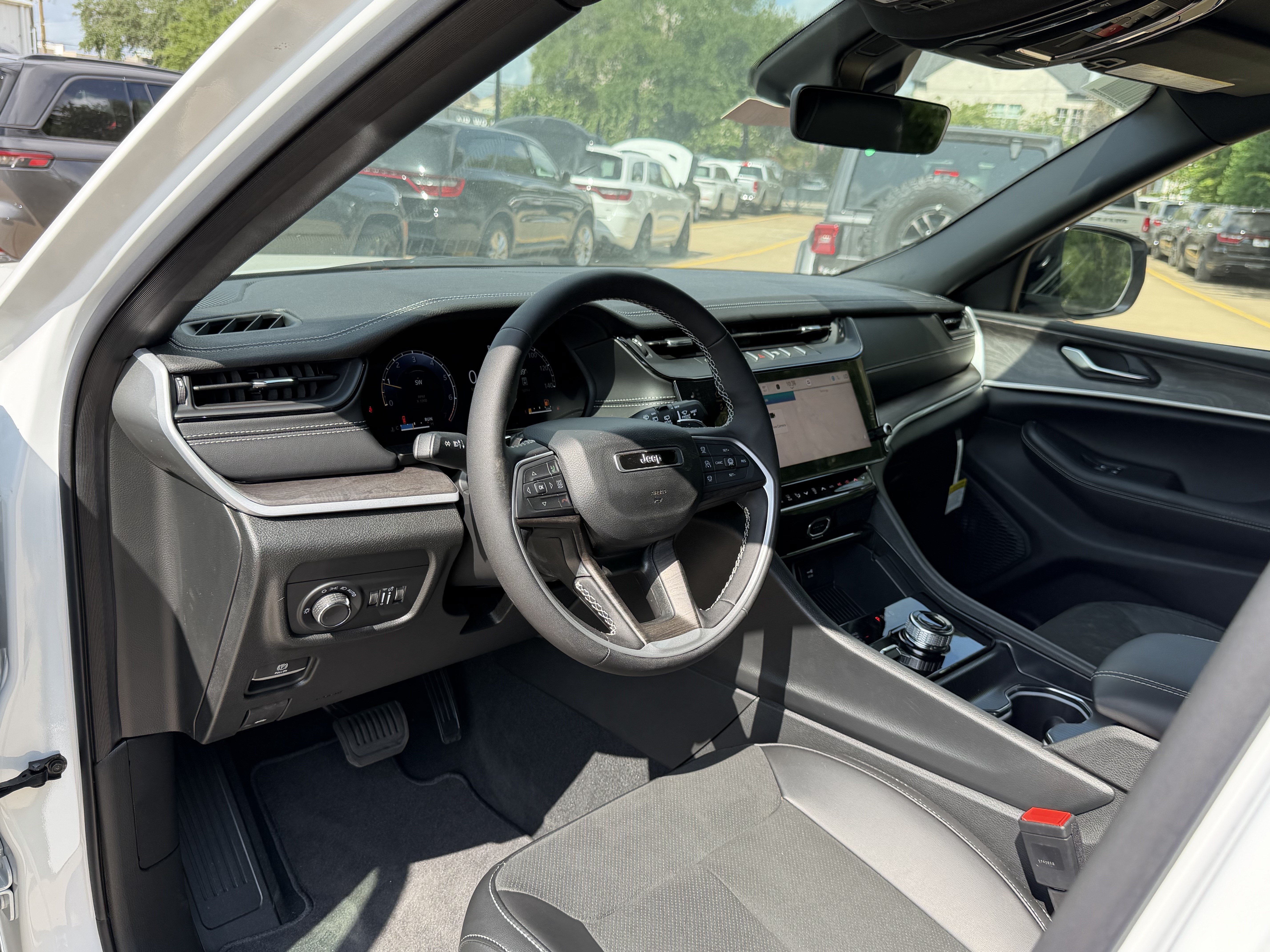 2026 Jeep GRAND CHEROKEE LARE