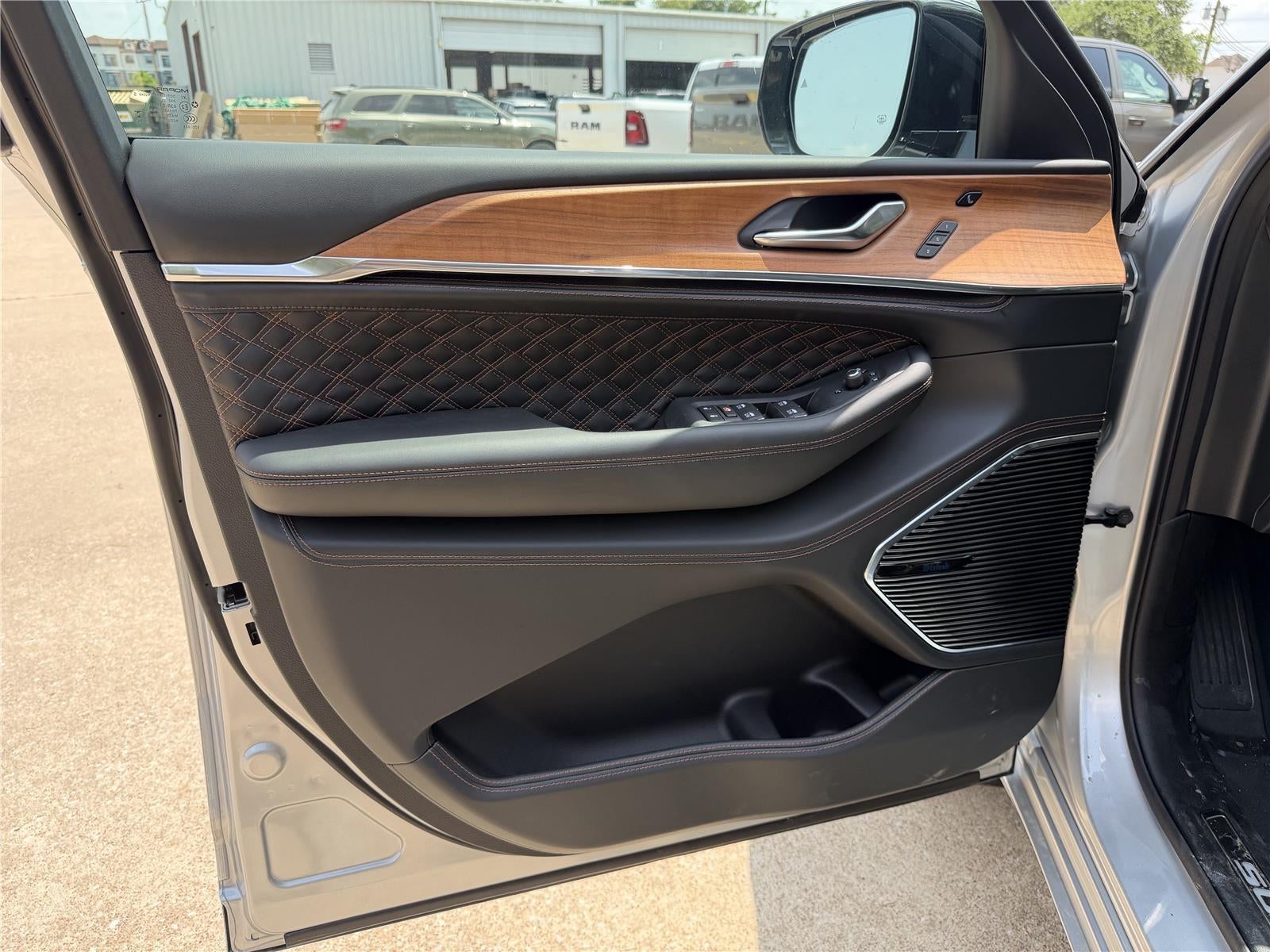 2026 Jeep Grand Cherokee L Summit