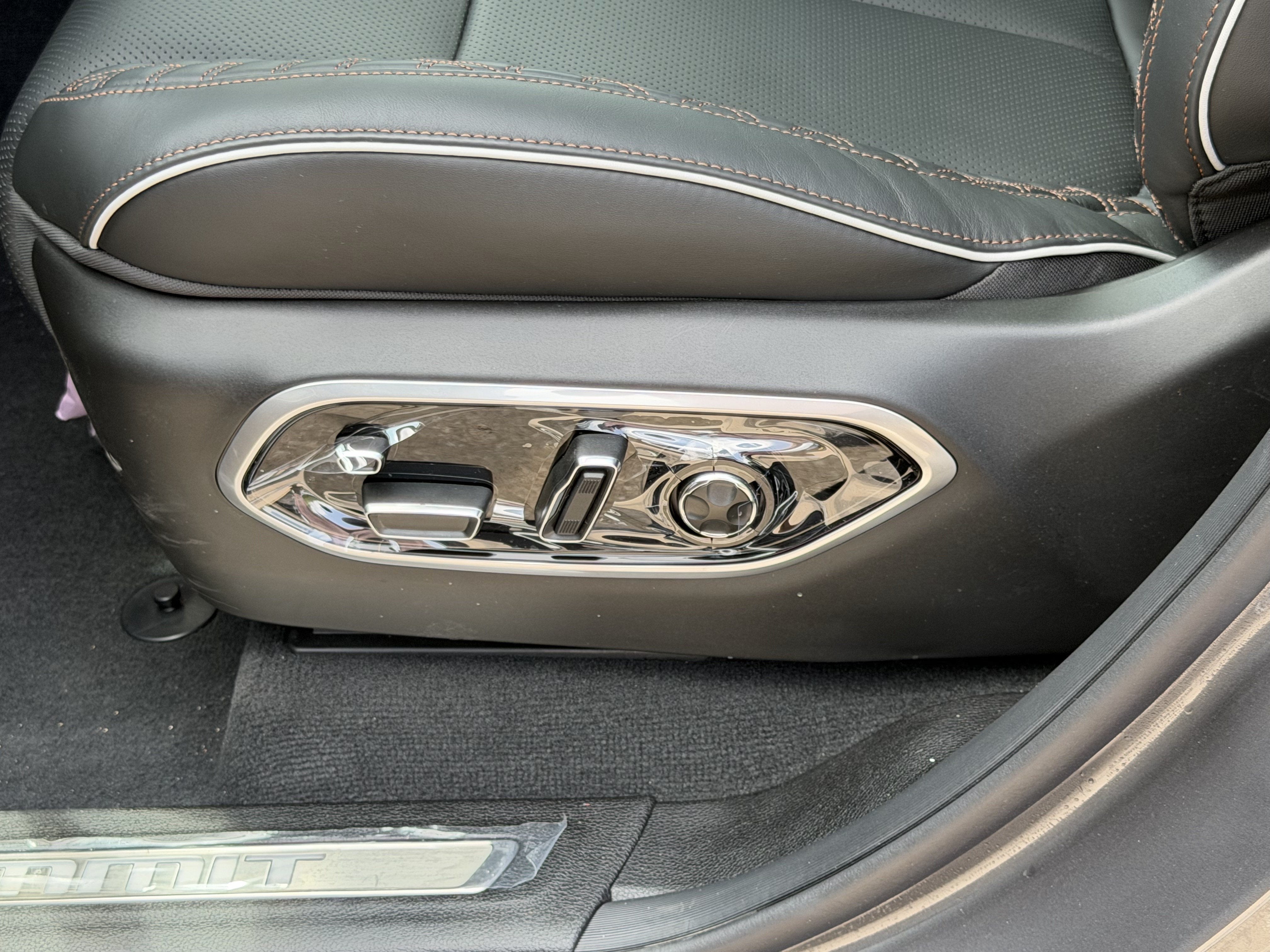 2026 Jeep Grand Cherokee L Summit