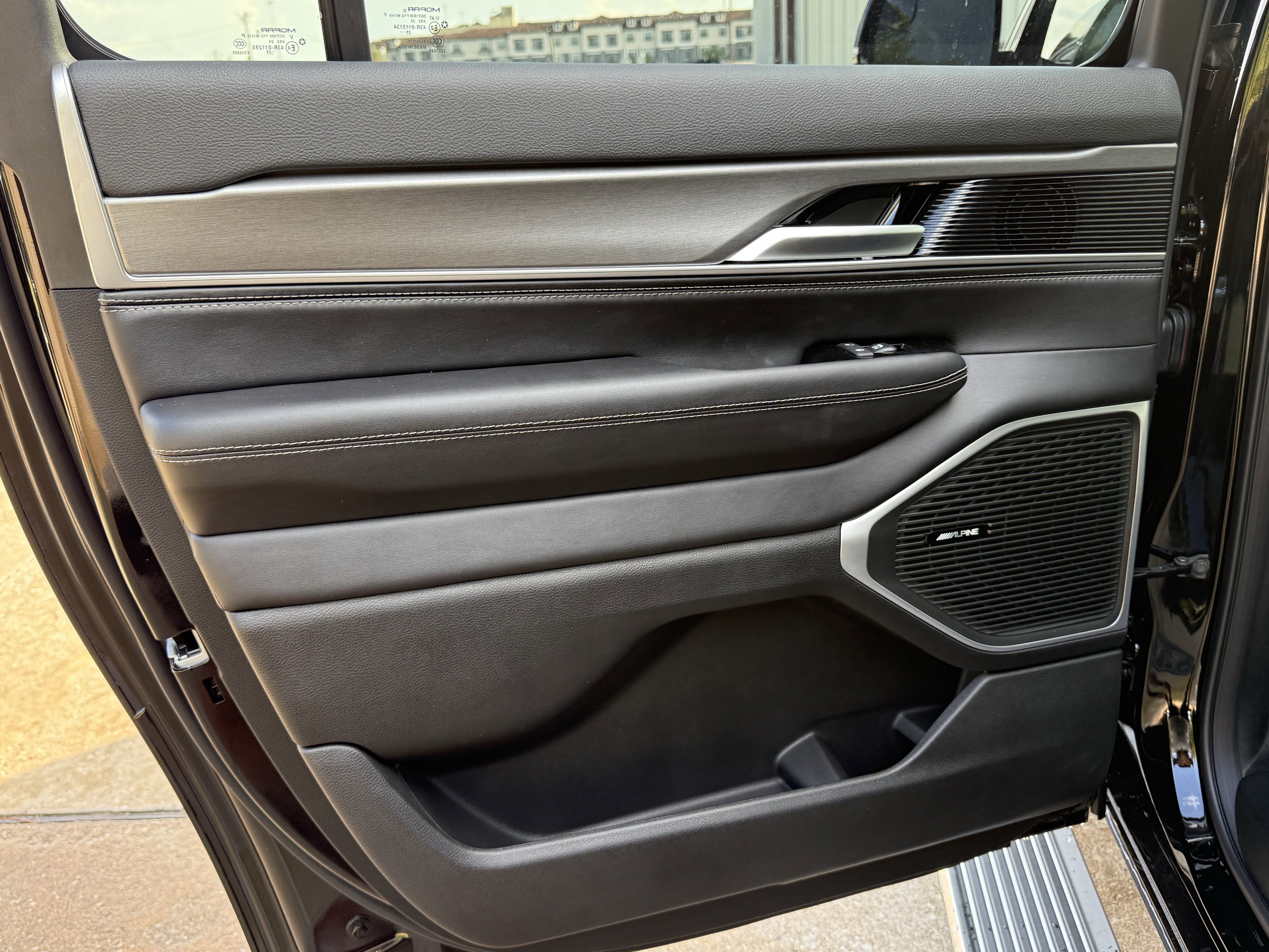 2025 Jeep Wagoneer WAGONEER L LIMITED 4X4