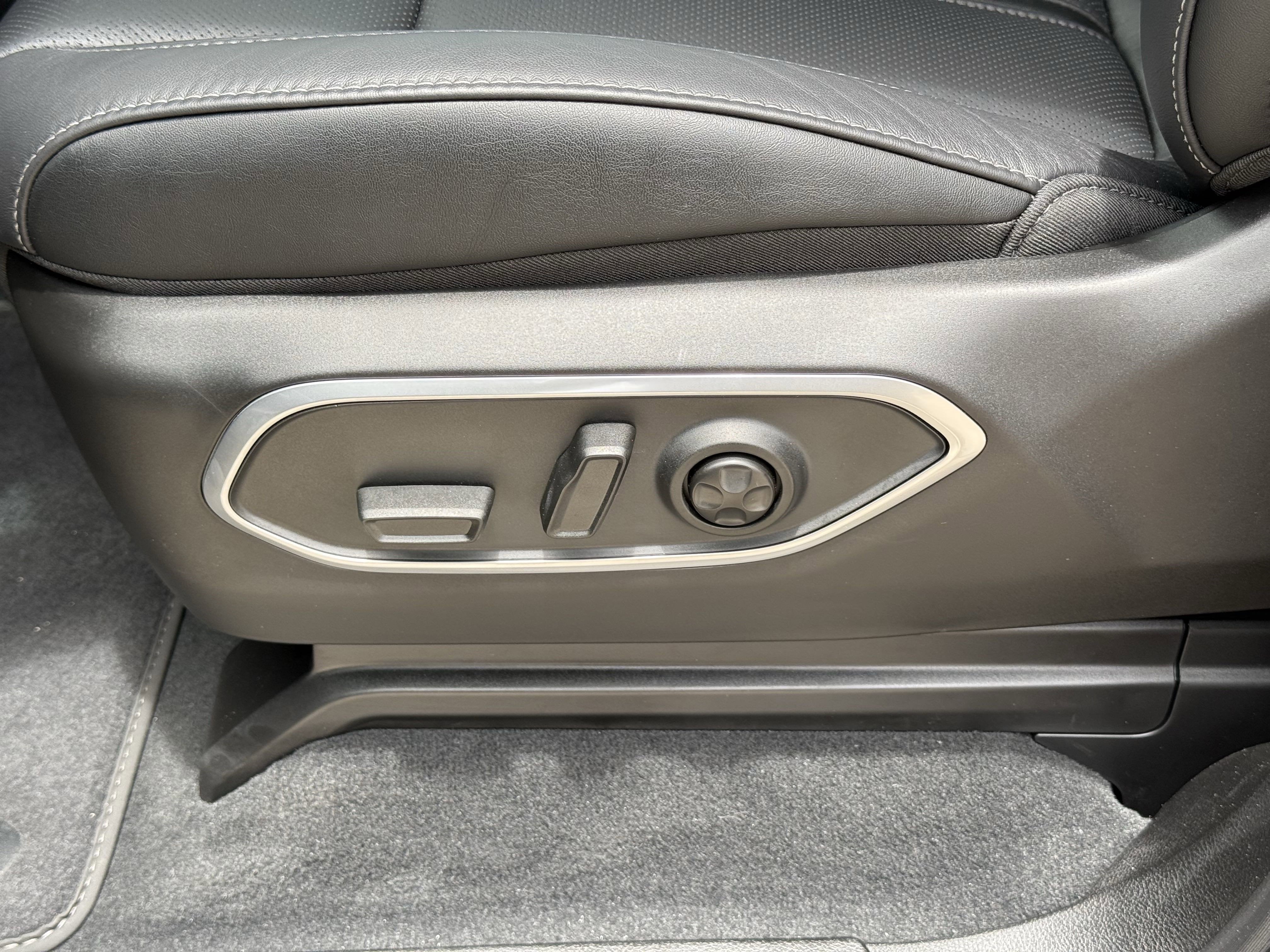 2025 Jeep Wagoneer WAGONEER L CARBIDE 4X4