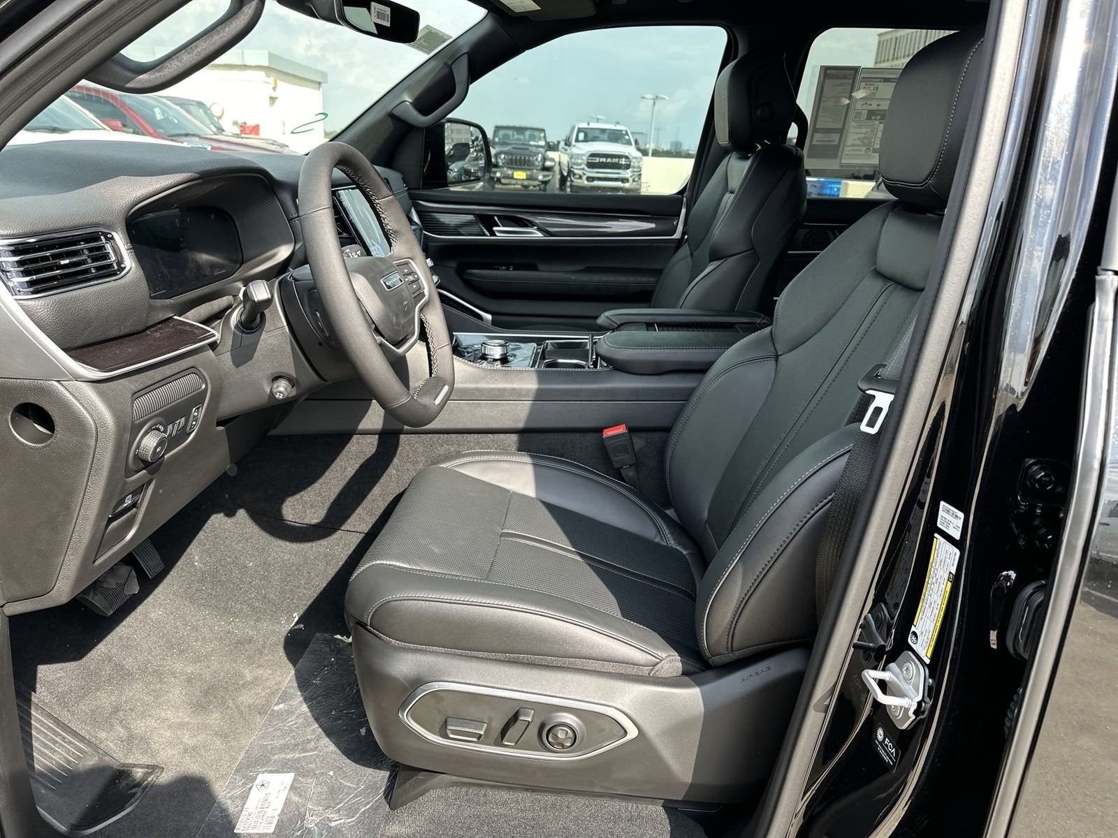 2024 Jeep Wagoneer WAGONEER 4X2