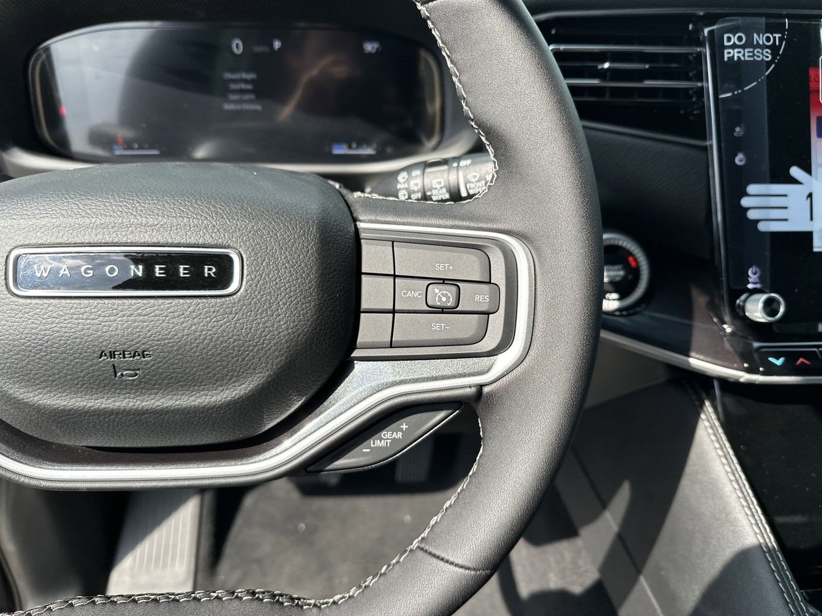 2024 Jeep Wagoneer WAGONEER 4X2