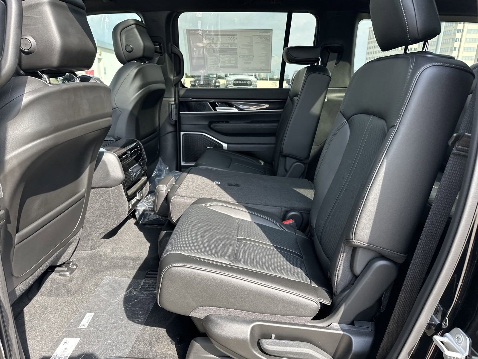 2024 Jeep Wagoneer WAGONEER 4X2