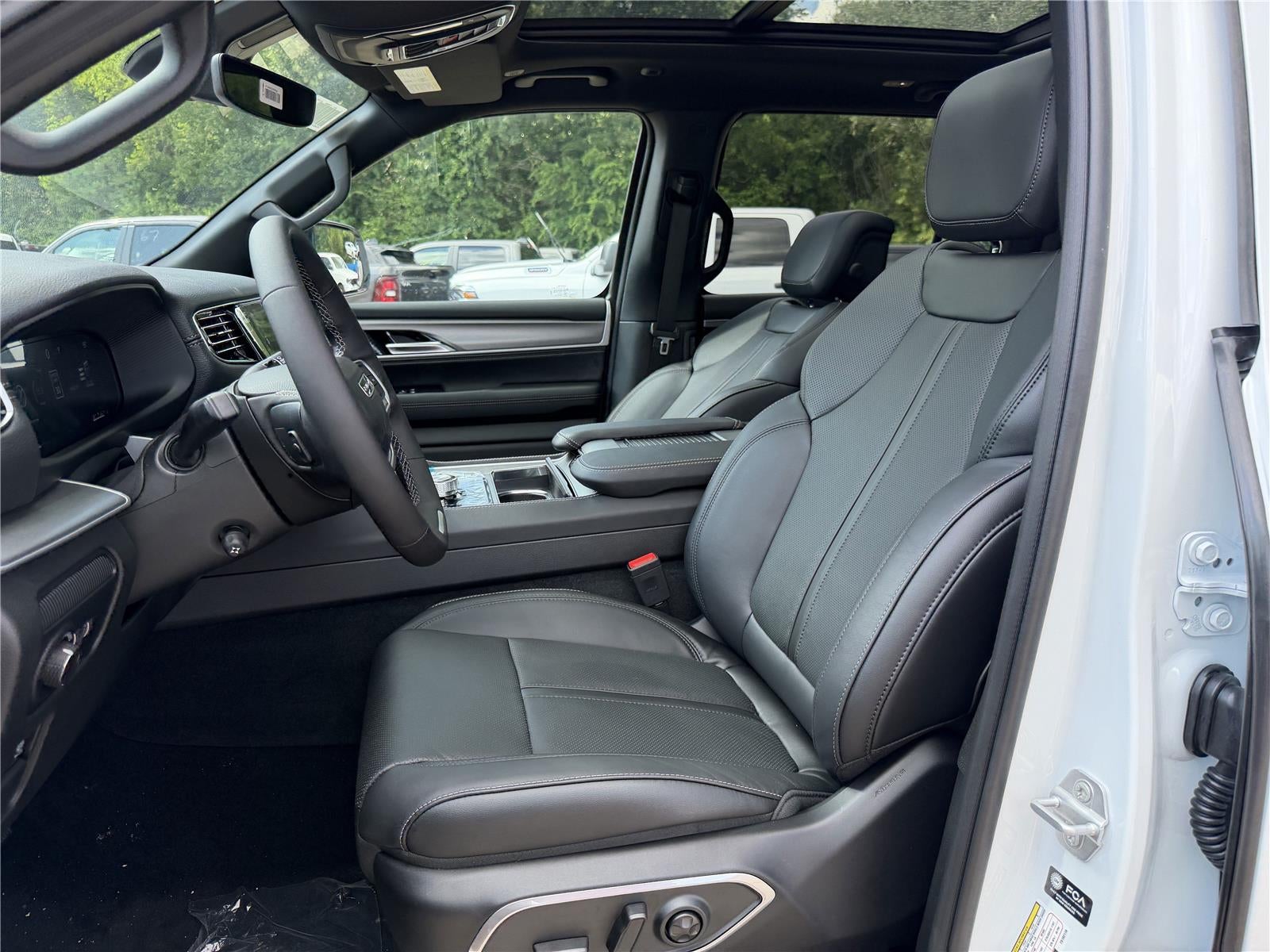 2026 Jeep Grand Wagoneer GRAND WAGONEER UPLAND 4X4