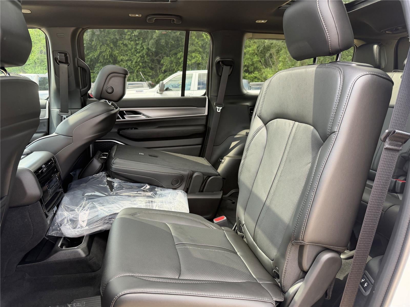 2026 Jeep Grand Wagoneer GRAND WAGONEER UPLAND 4X4
