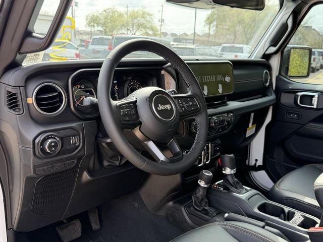 2026 Jeep Gladiator GLADIATOR SAHARA 4X4