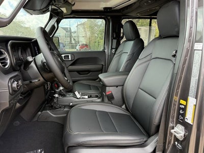 2026 Jeep Gladiator GLADIATOR SAHARA 4X4