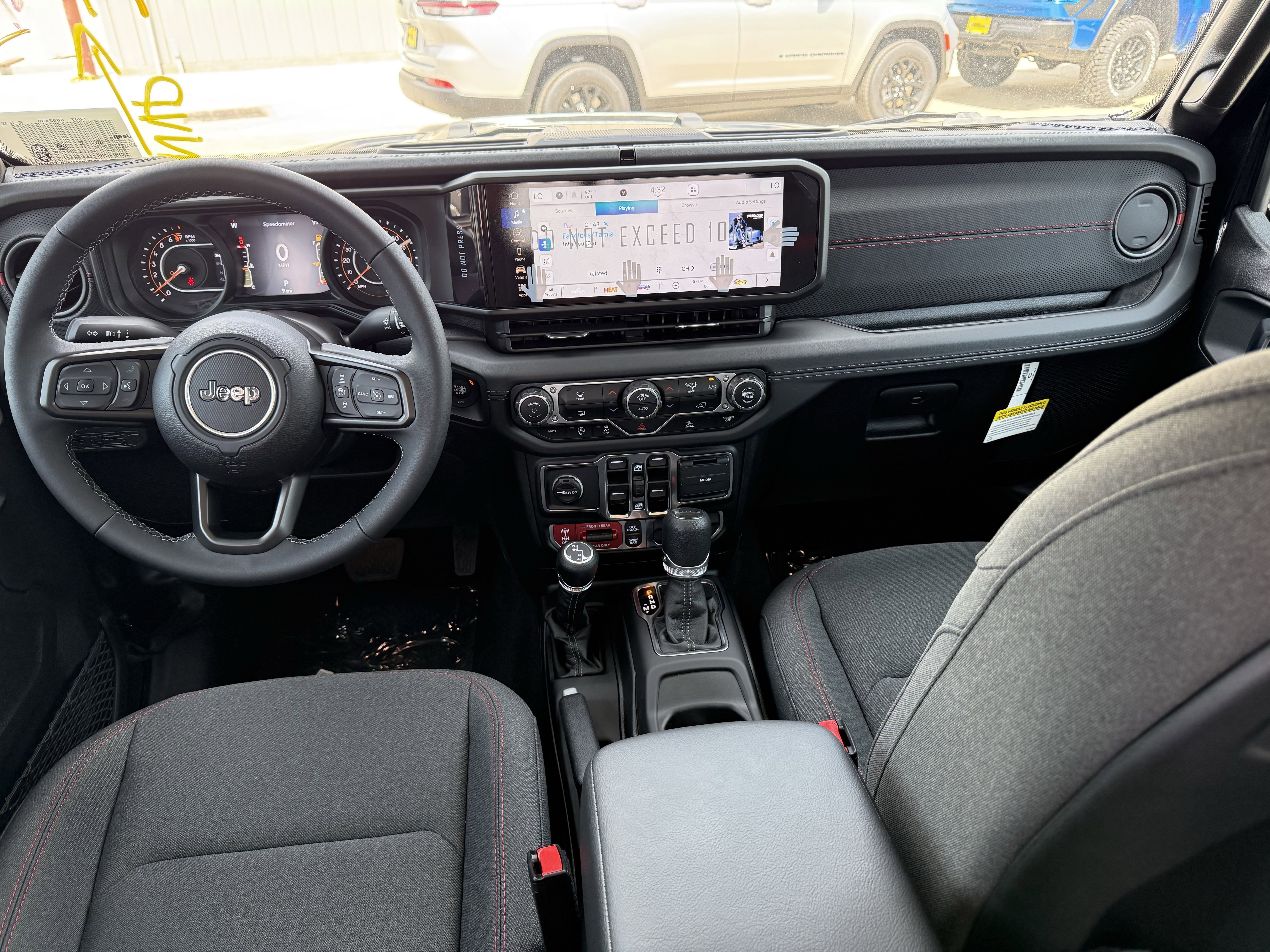 2025 Jeep Gladiator GLADIATOR RUBICON 4X4