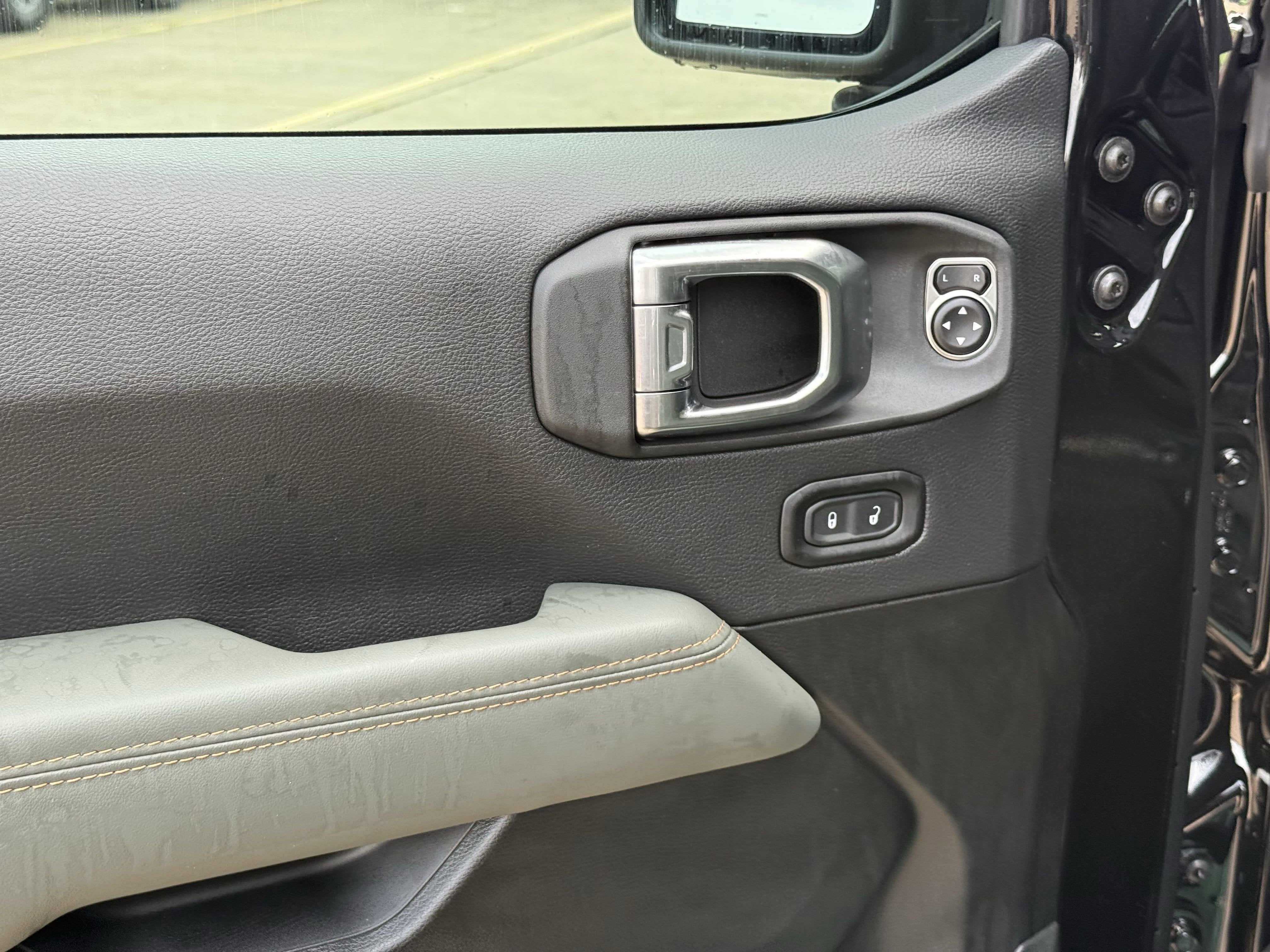 2025 Jeep Gladiator GLADIATOR MOJAVE 4X4