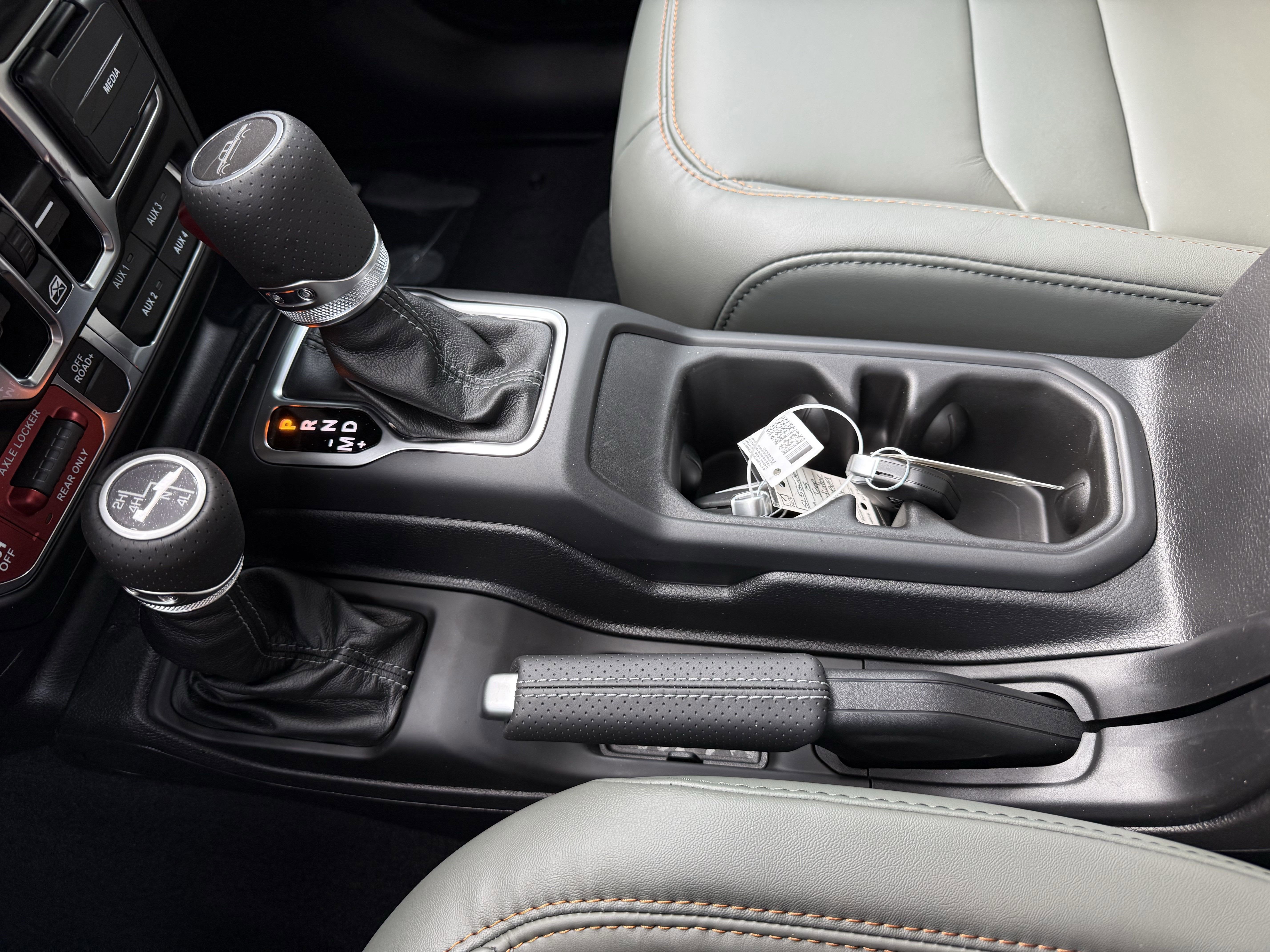 2025 Jeep Gladiator GLADIATOR MOJAVE 4X4