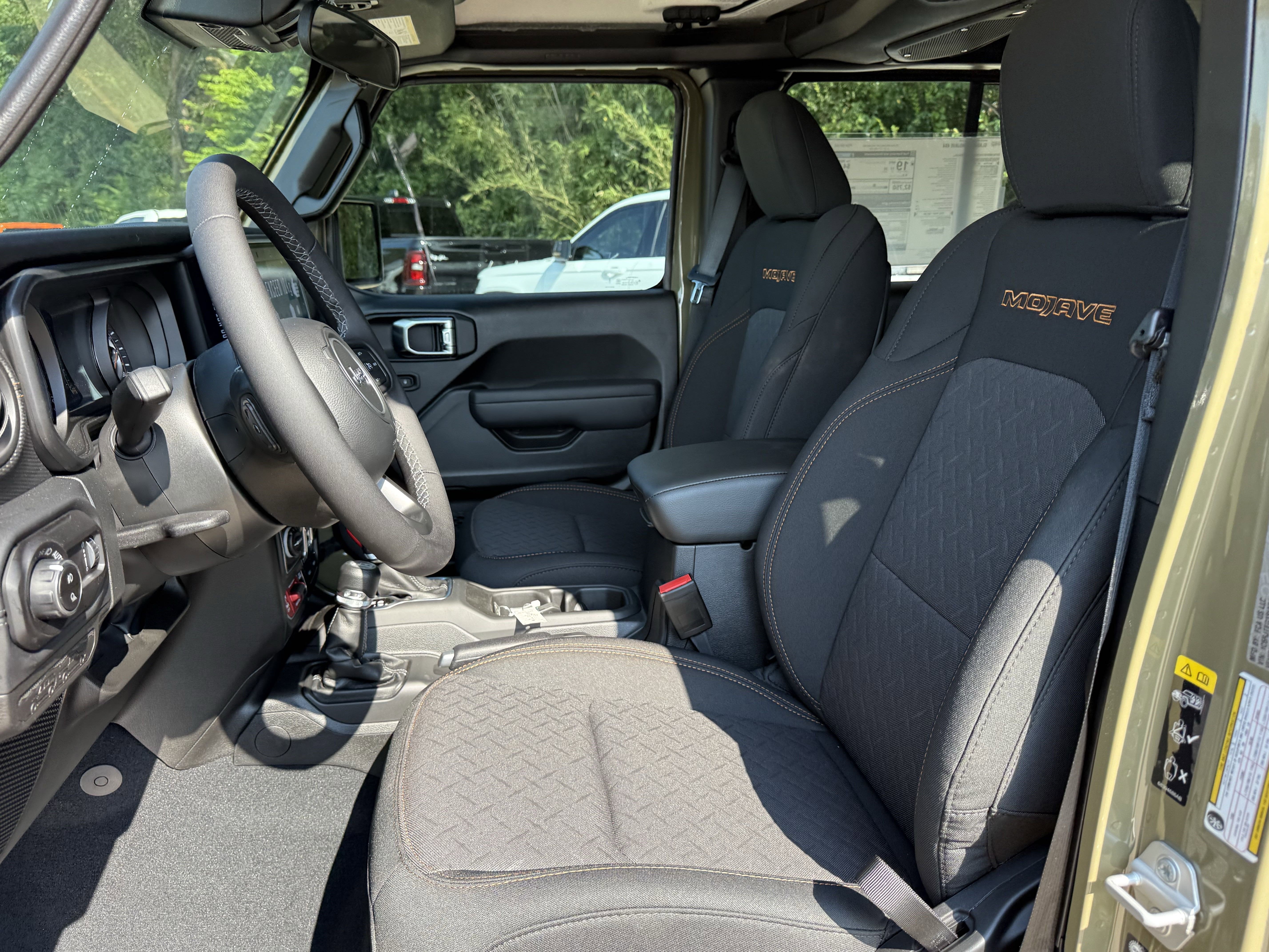 2025 Jeep Gladiator GLADIATOR MOJAVE 4X4