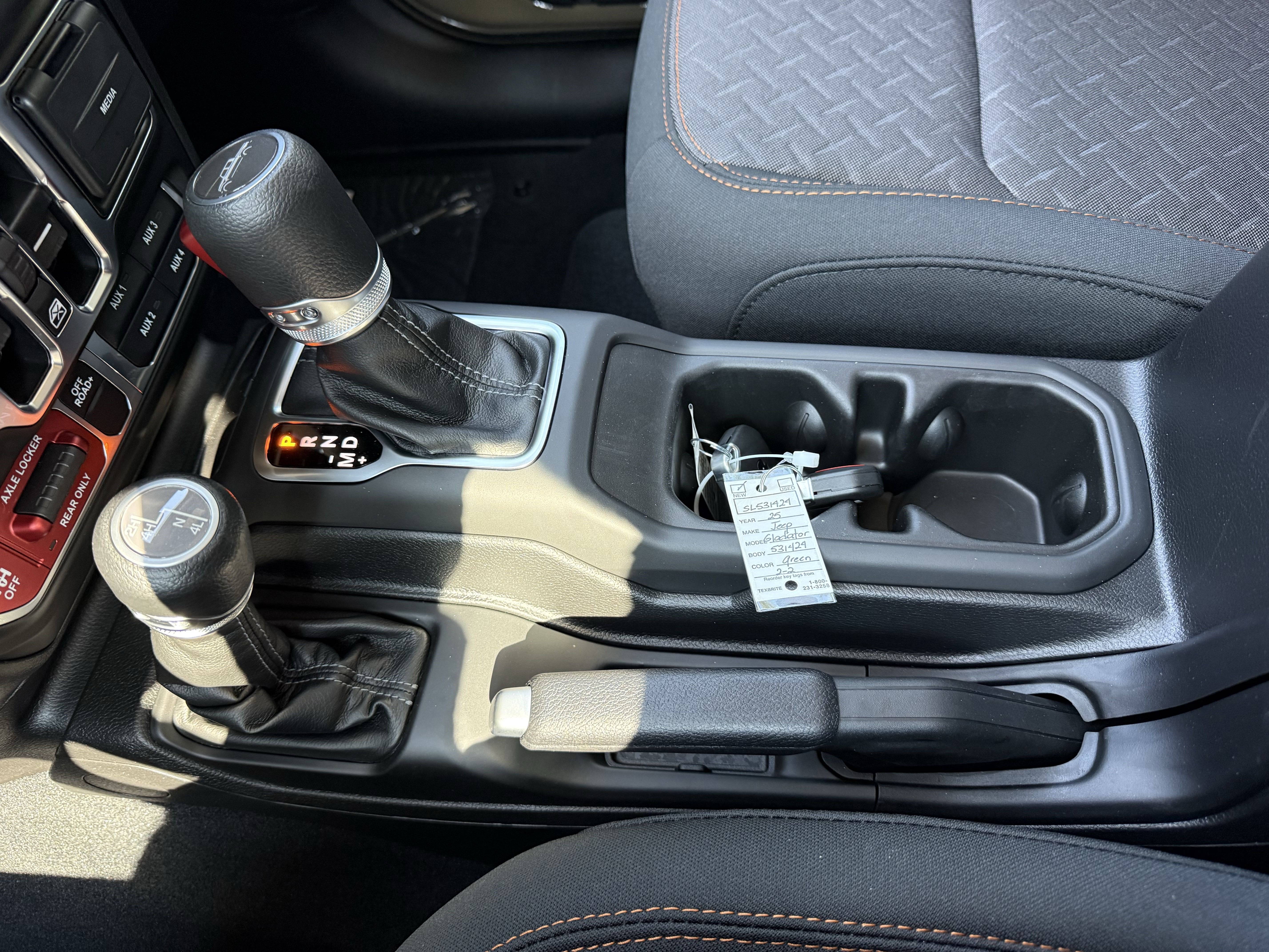 2025 Jeep Gladiator GLADIATOR MOJAVE 4X4