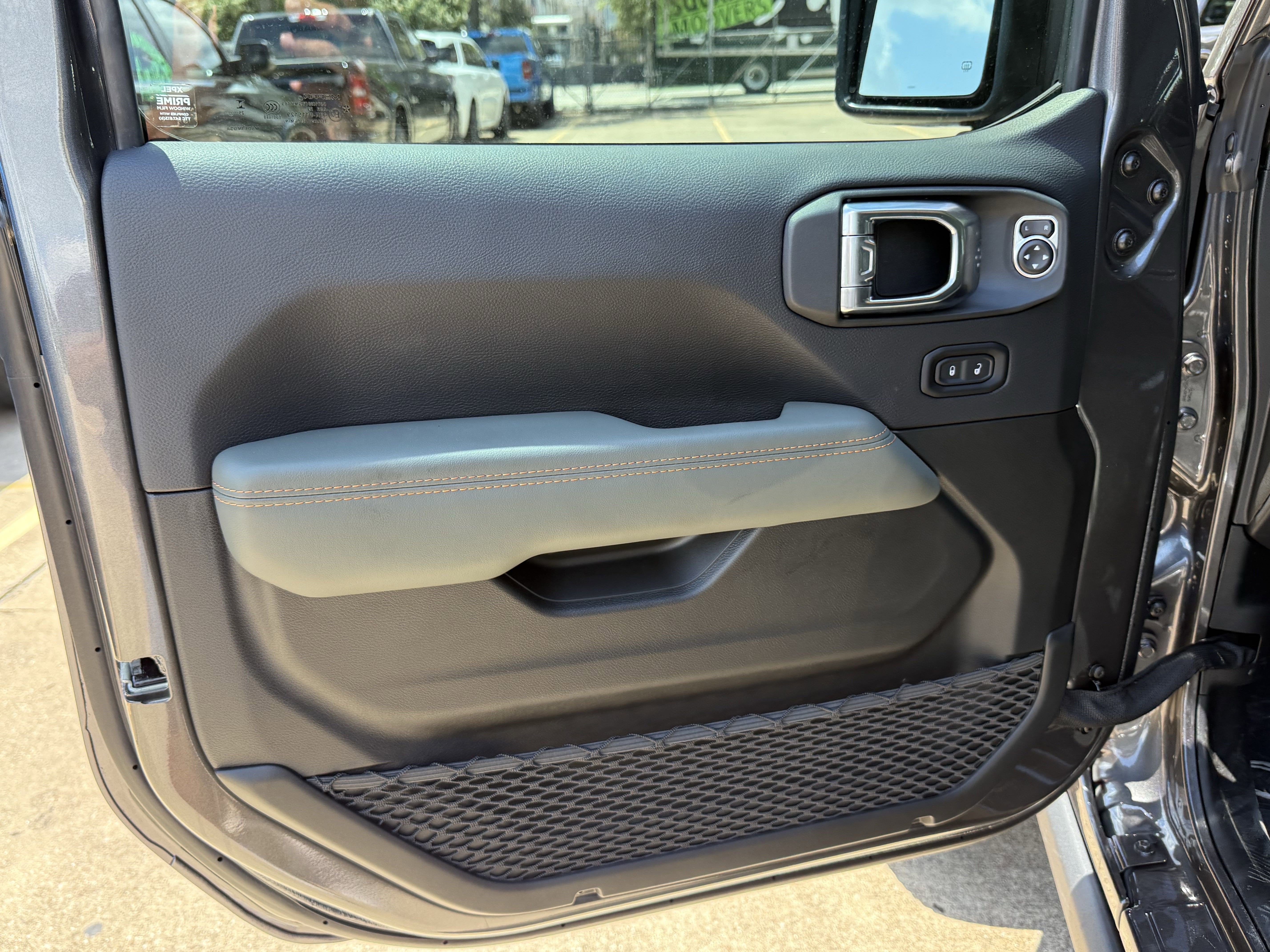 2025 Jeep Gladiator GLADIATOR MOJAVE 4X4