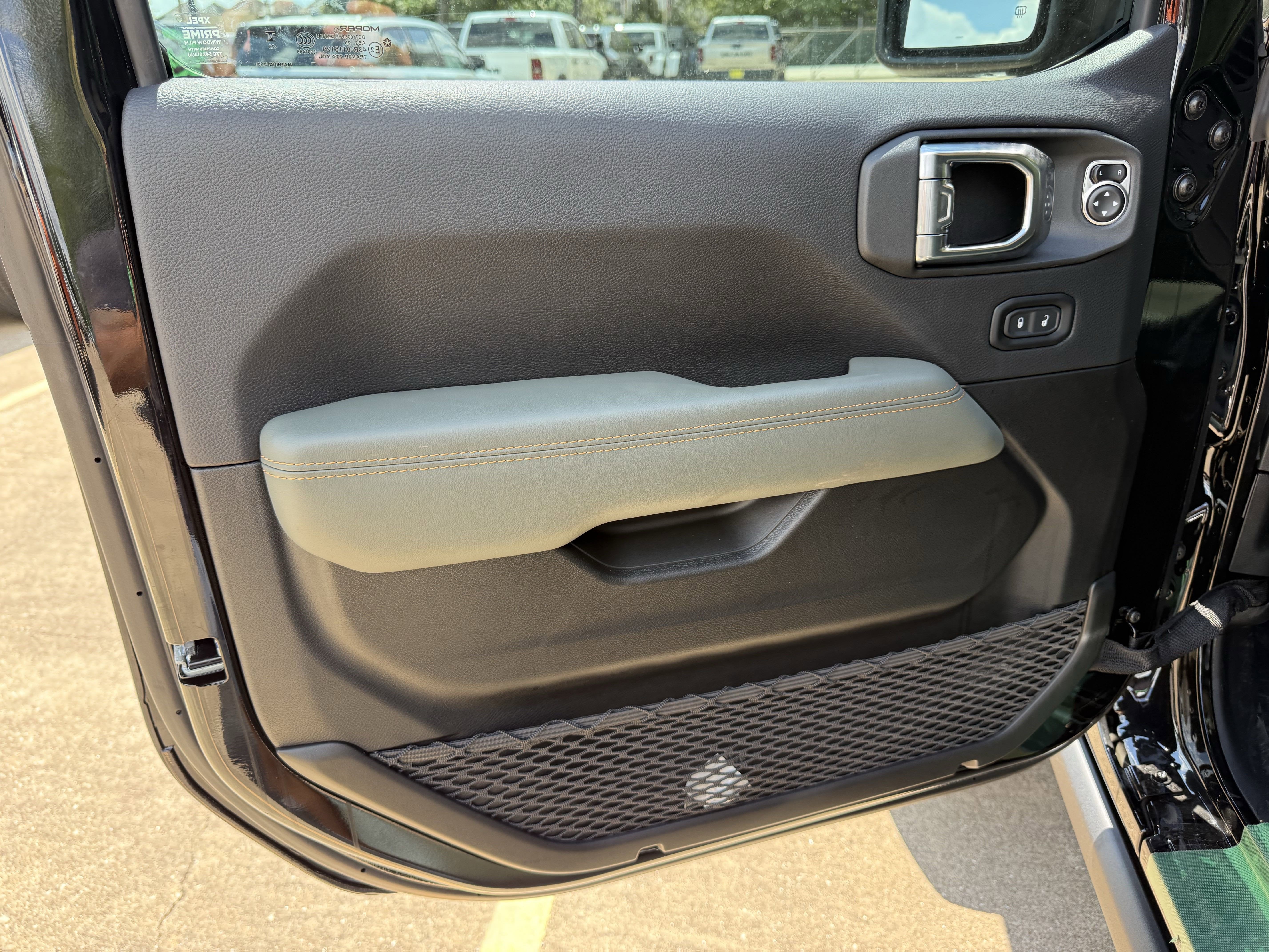 2025 Jeep Gladiator GLADIATOR MOJAVE 4X4