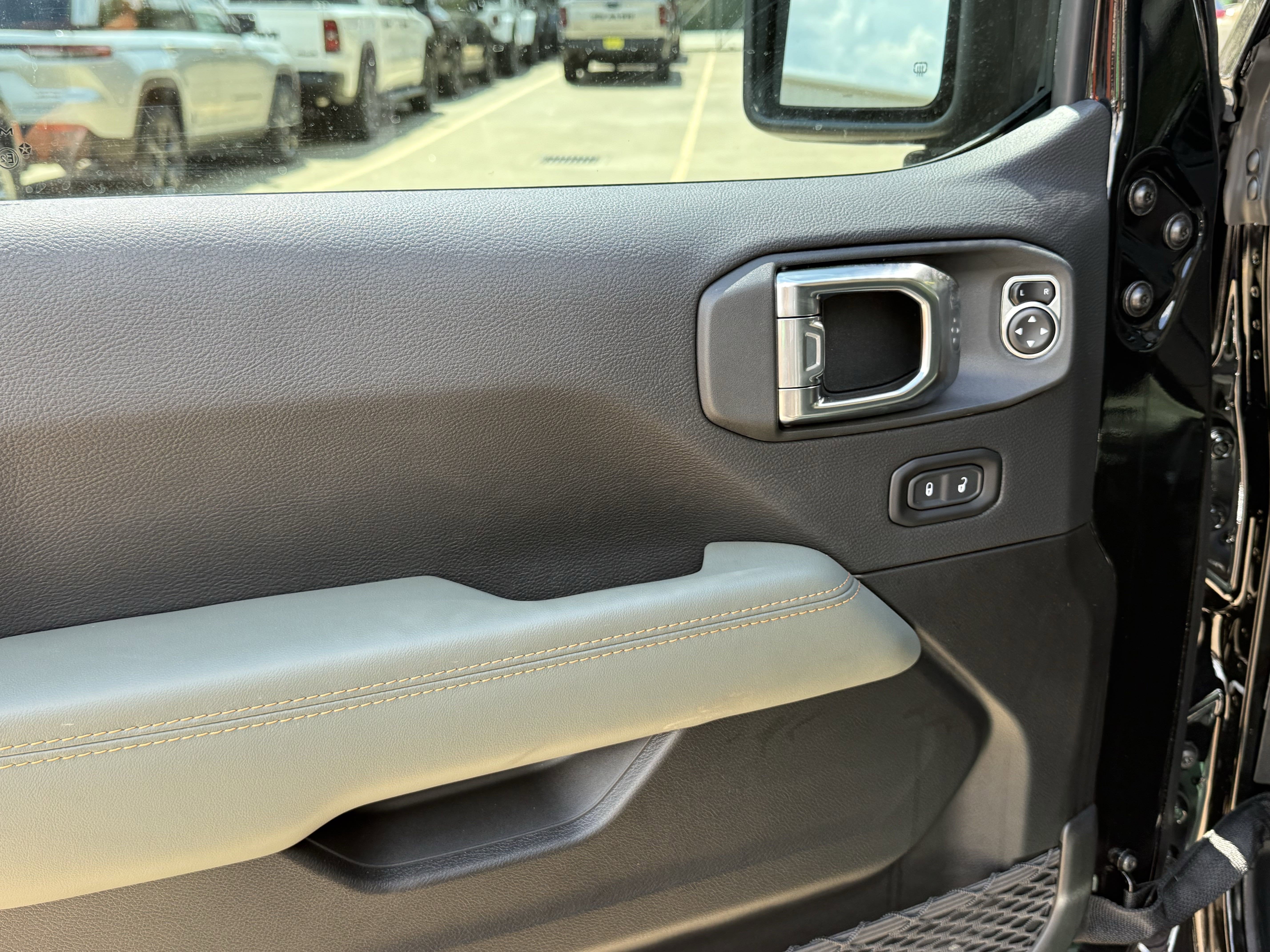 2025 Jeep Gladiator GLADIATOR MOJAVE 4X4