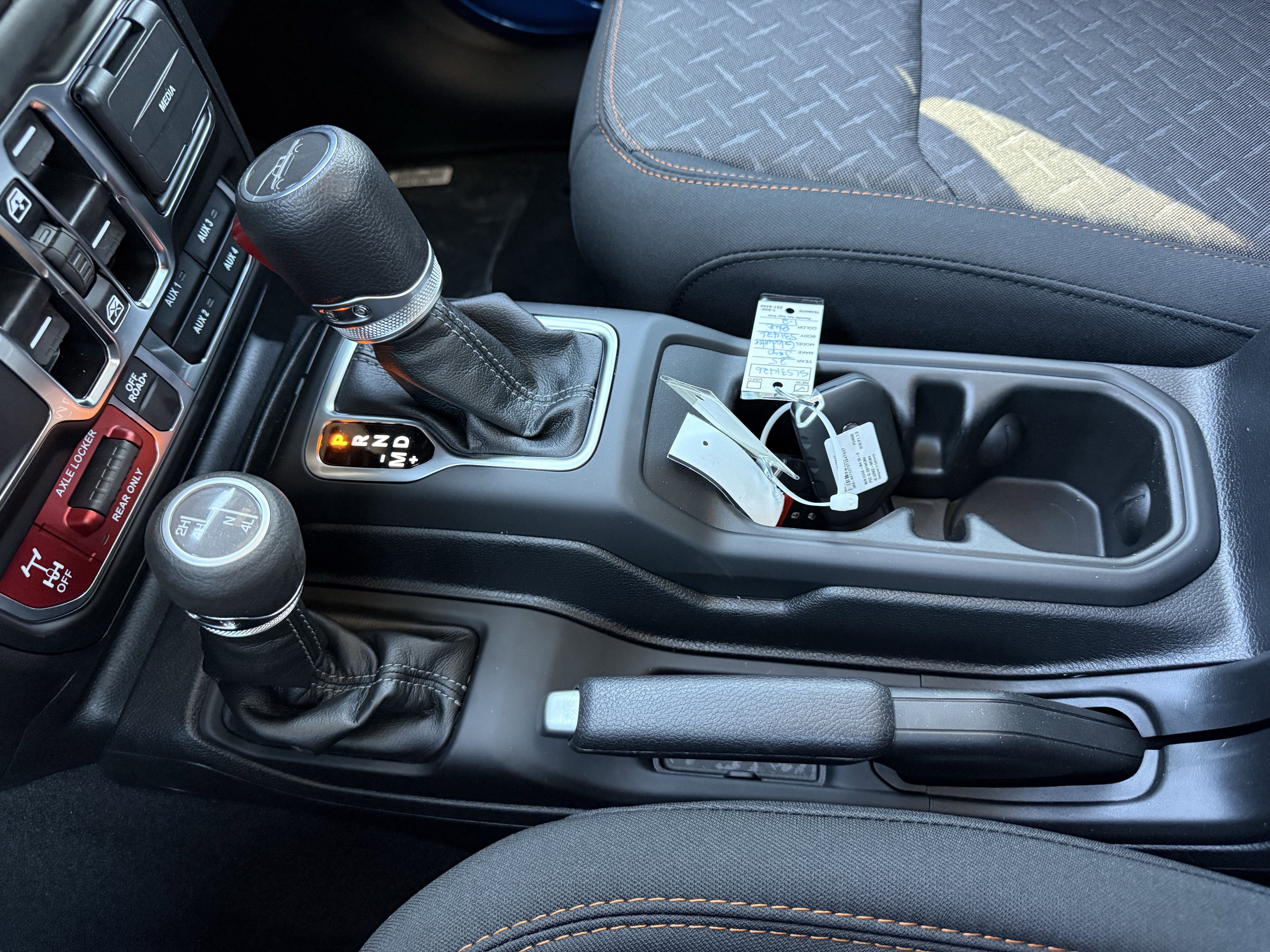 2025 Jeep Gladiator GLADIATOR MOJAVE 4X4