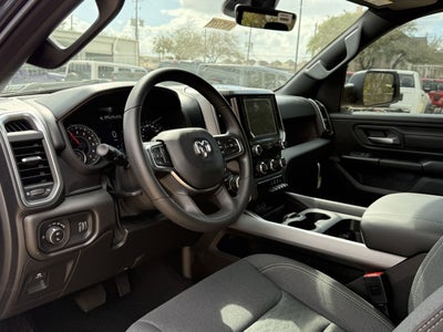 2026 RAM 1500 EXPRESS CREW CAB 4X4 5'7' BOX