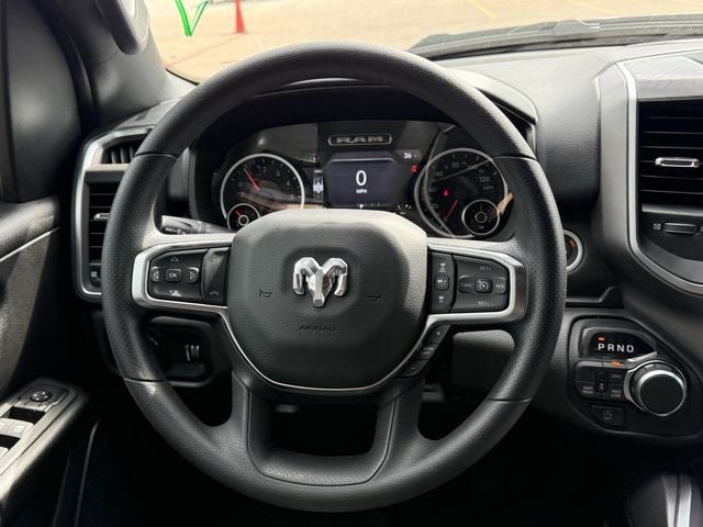 2026 RAM 1500 EXPRESS CREW CAB 4X4 5'7' BOX