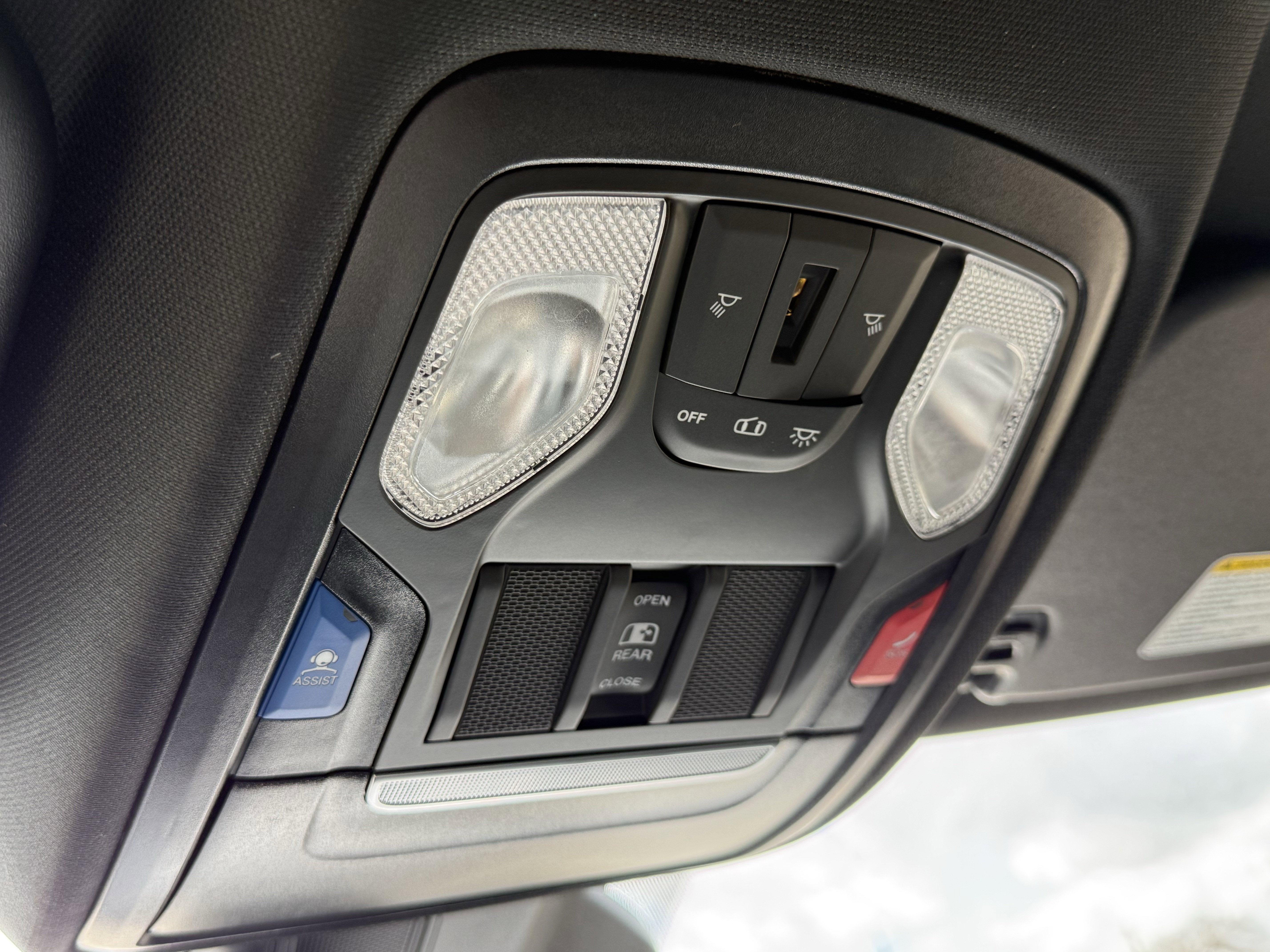 2026 RAM 1500 EXPRESS CREW CAB 4X4 5'7' BOX