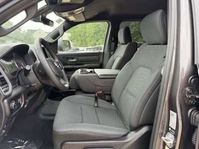 2026 RAM 1500 EXPRESS CREW CAB 4X4 5'7' BOX