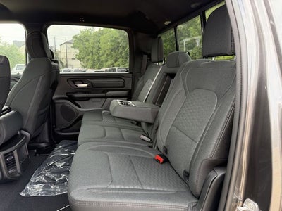2026 RAM 1500 EXPRESS CREW CAB 4X4 5'7' BOX