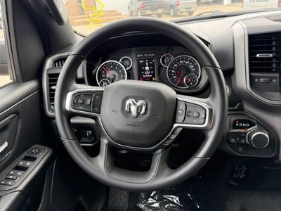 2026 RAM 1500 EXPRESS CREW CAB 4X4 5'7' BOX