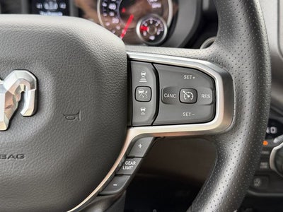 2026 RAM 1500 EXPRESS CREW CAB 4X4 5'7' BOX